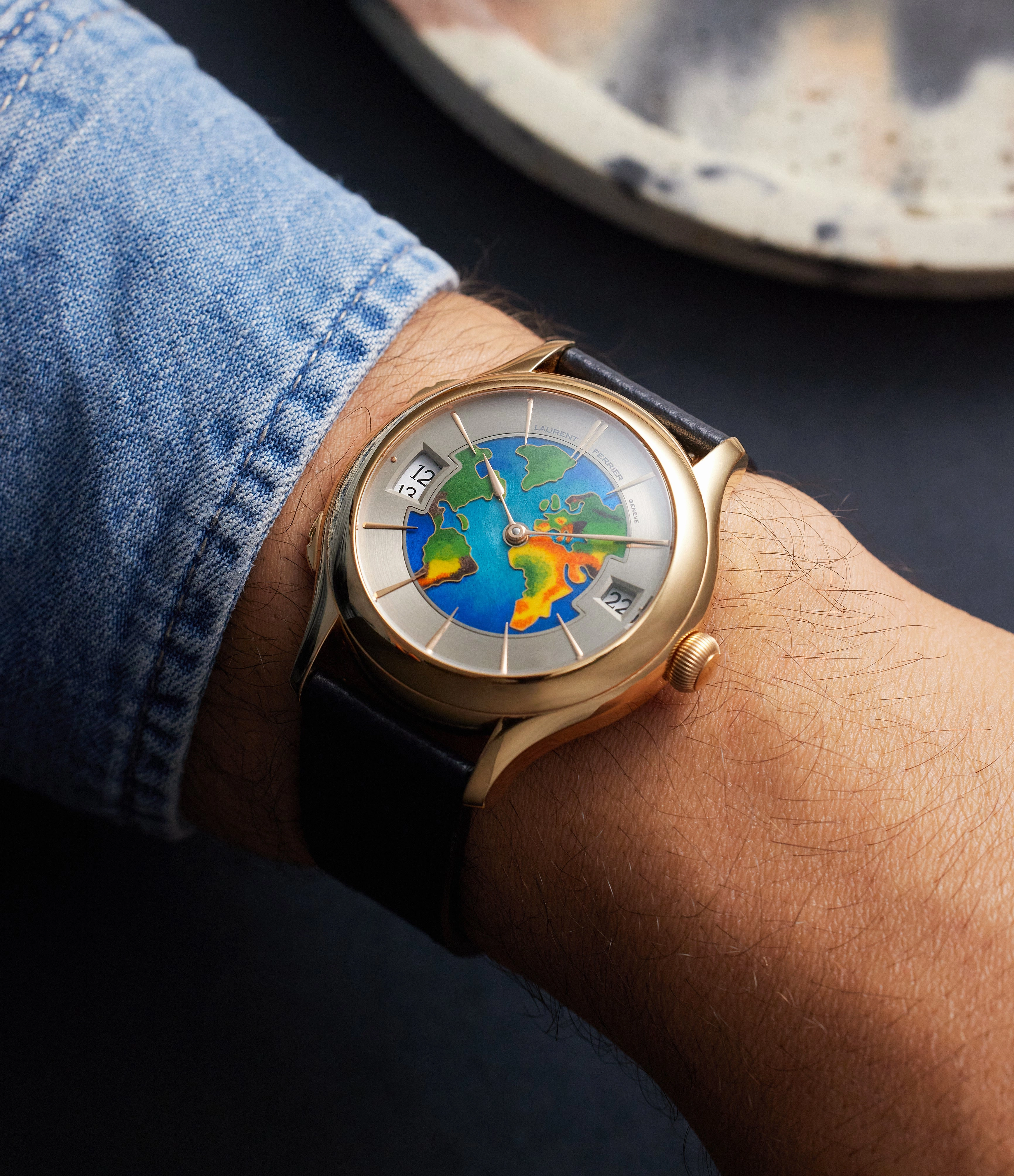 Galet Traveller | Cloisonn World Enamel Dial | Red Gold