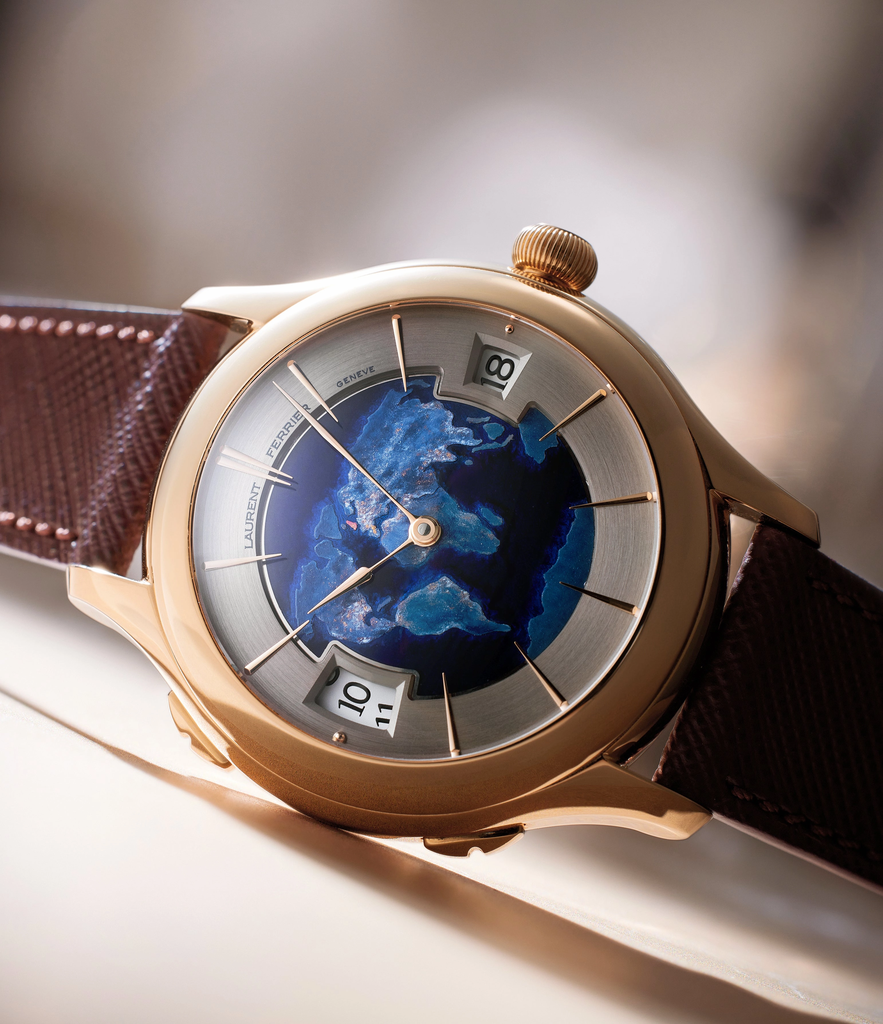 Galet Traveller | World Enamel Dial | Red Gold