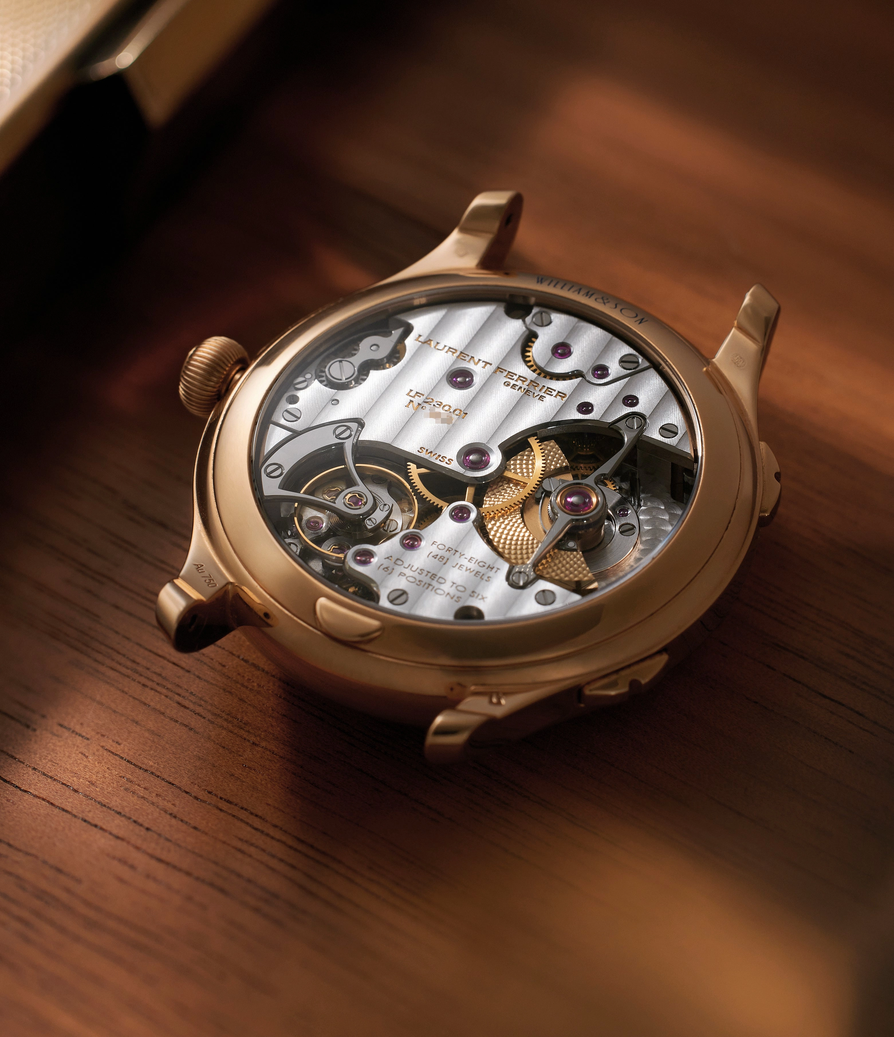 Galet Traveller | World Enamel Dial | Red Gold
