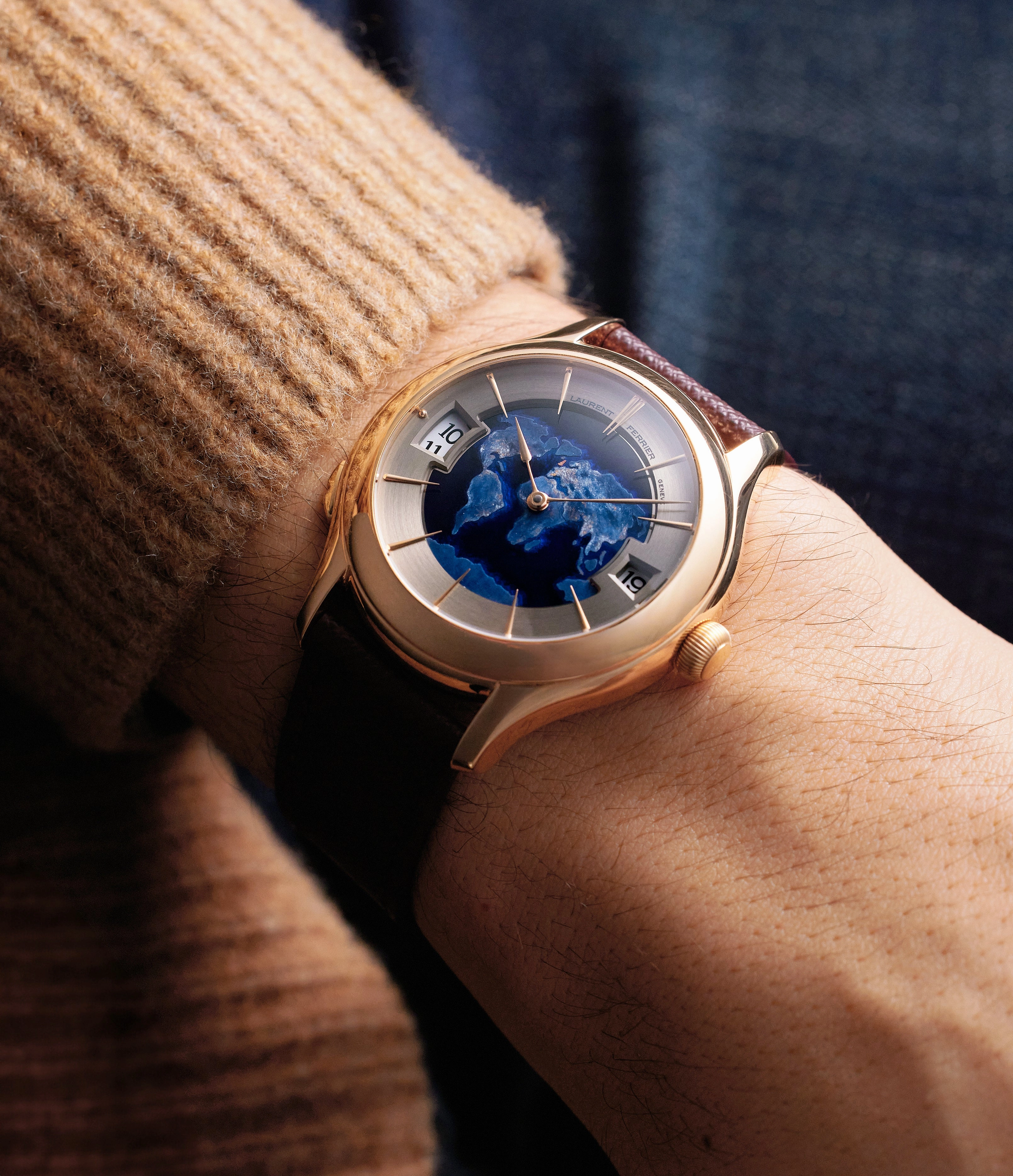 Galet Traveller | World Enamel Dial | Red Gold