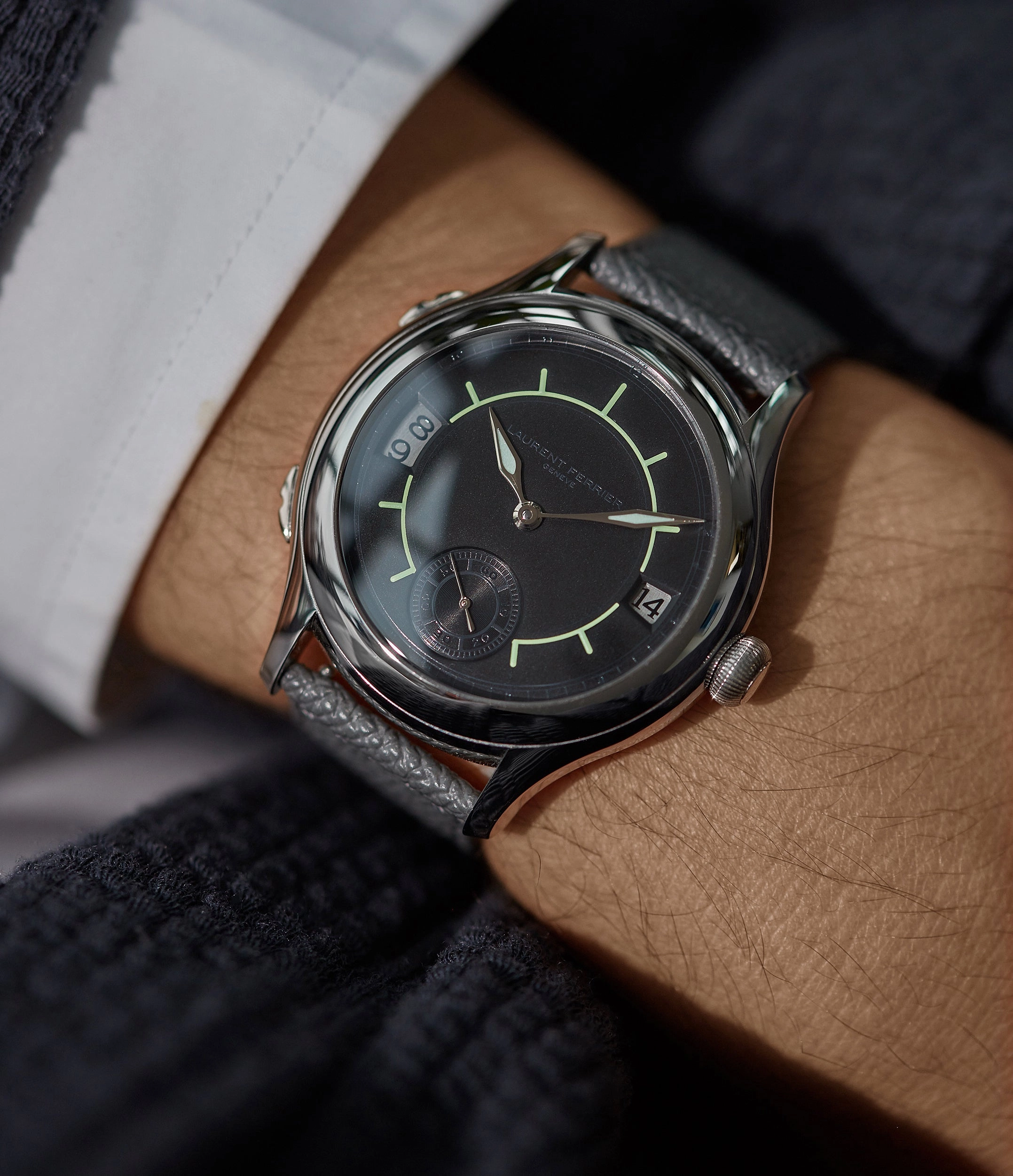 Galet Traveller Boral LF 230.01 | Luminous Sector Dial | Steel