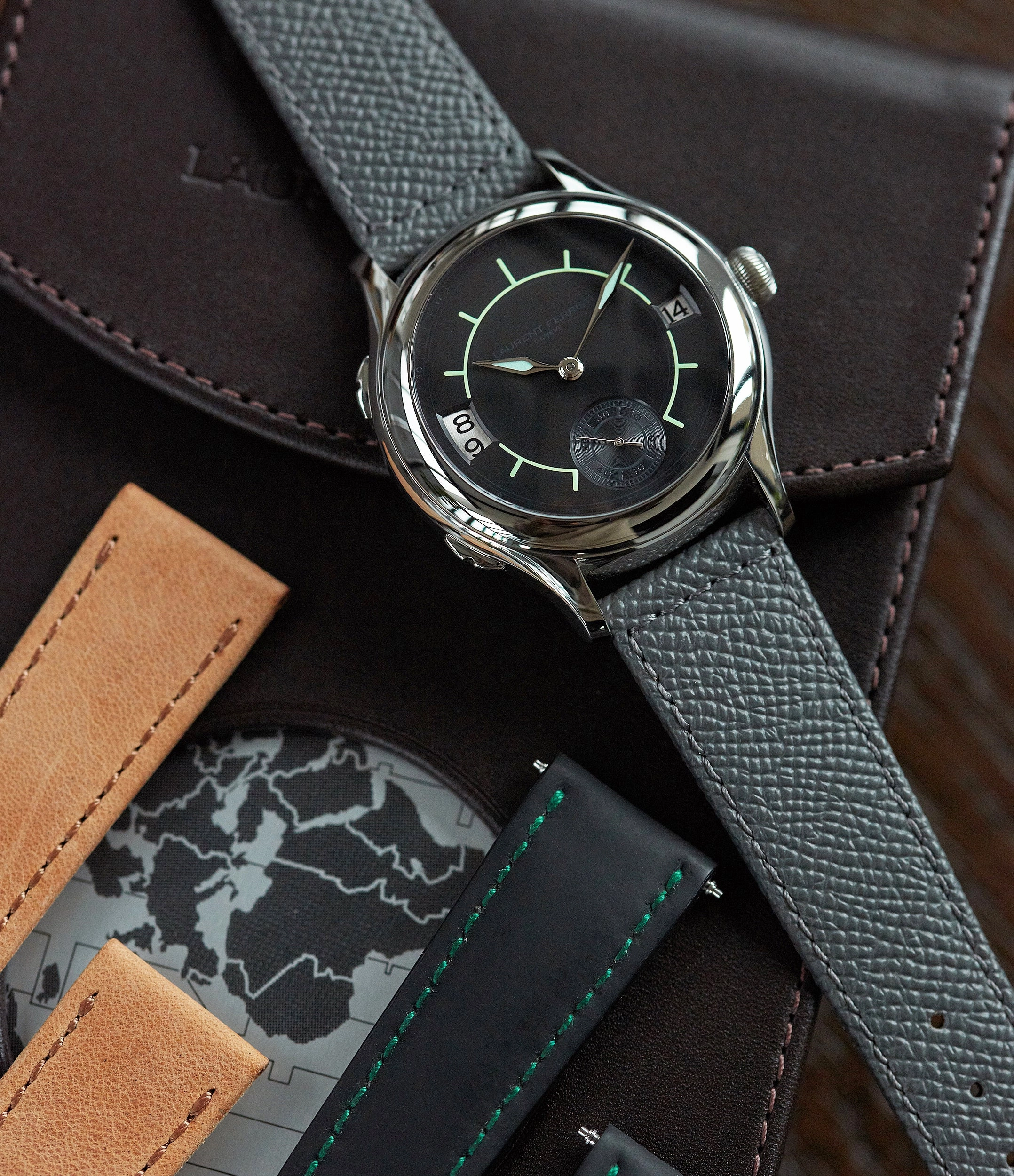 Galet Traveller Boral LF 230.01 | Luminous Sector Dial | Steel