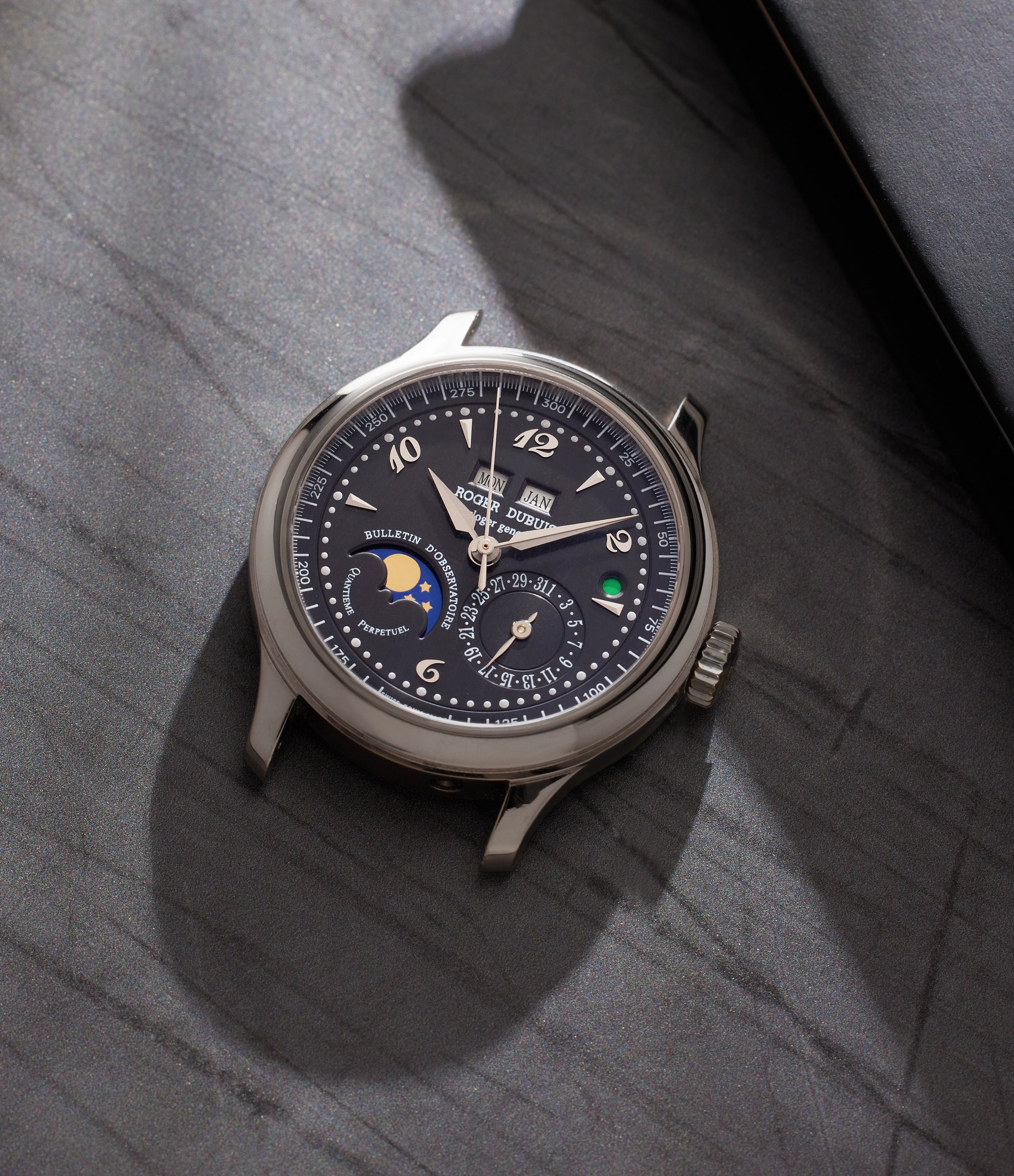 Hommage 37 | Perpetual Calendar | 18k White Gold