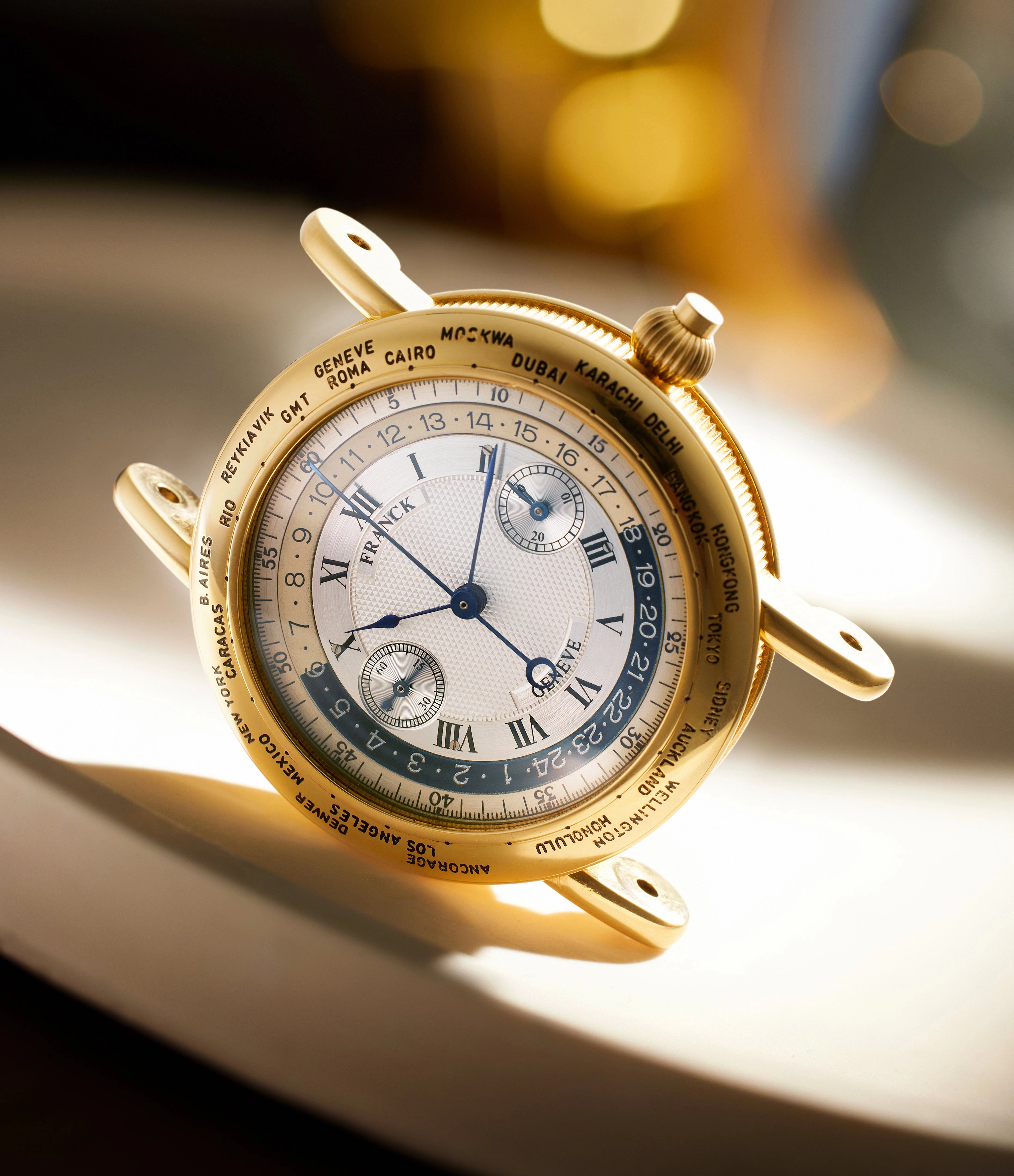 Janus | Monopusher Chronograph World Time | Yellow Gold