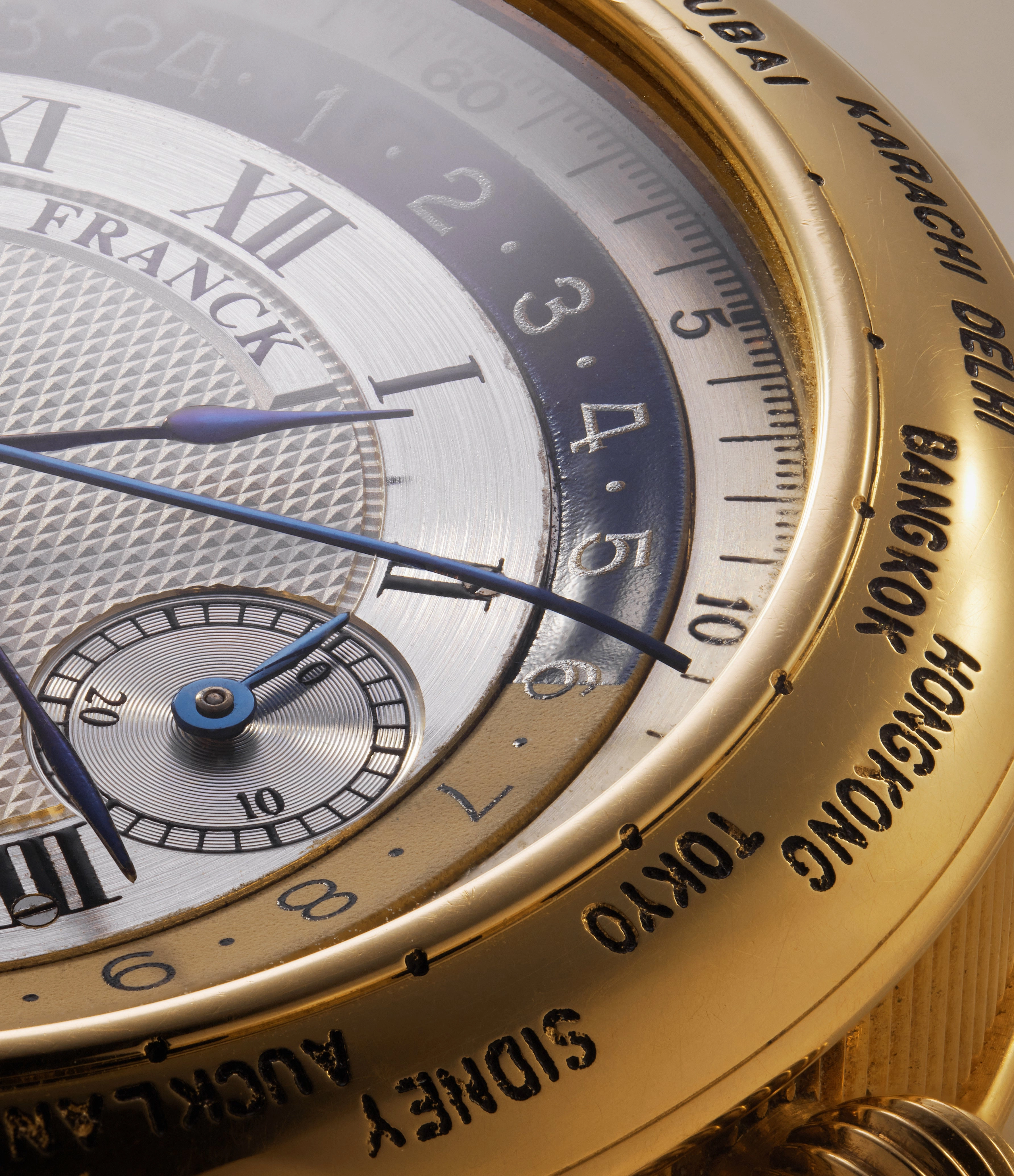 Janus | Monopusher Chronograph World Time | Yellow Gold