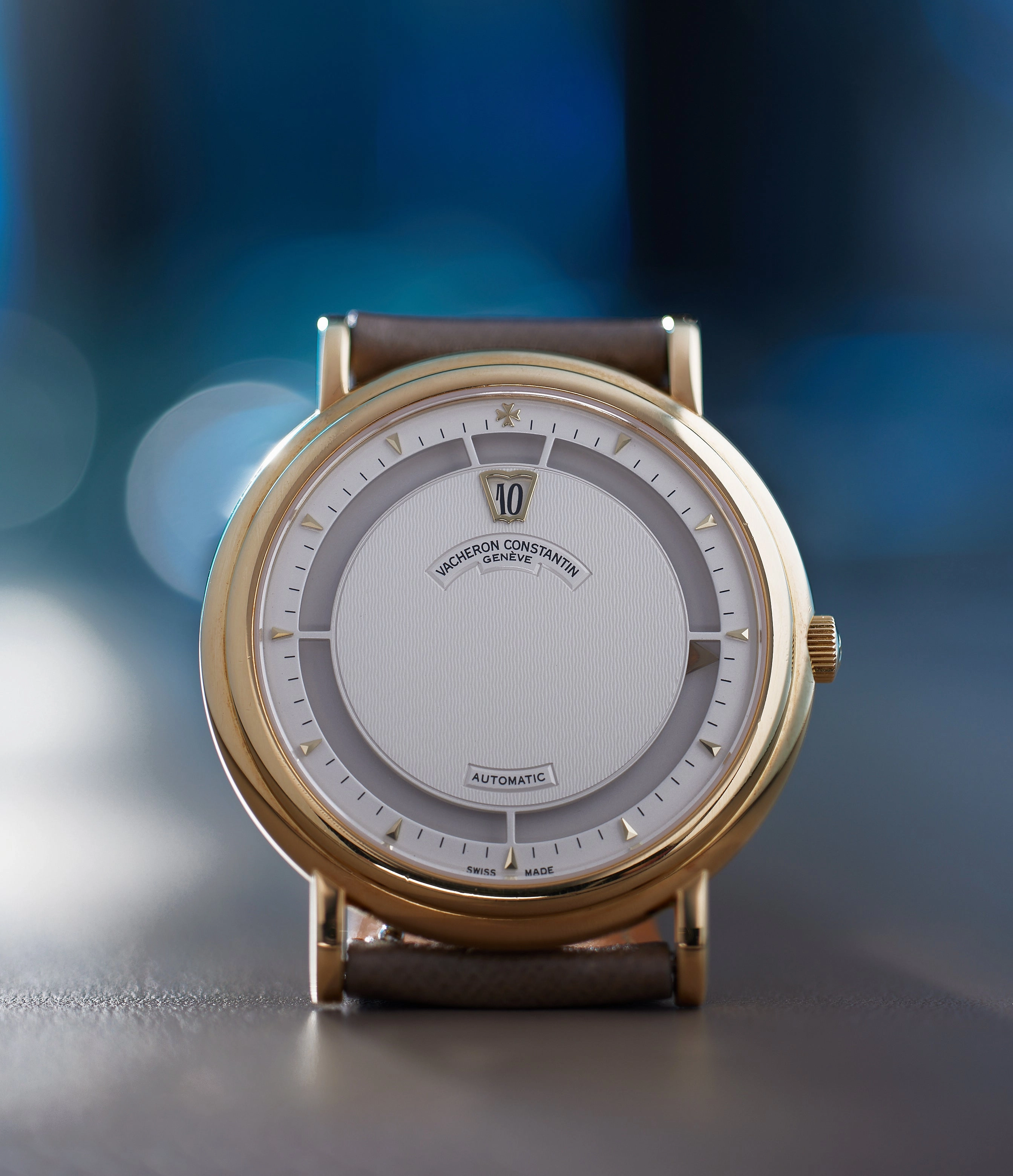 Jump Hour 43040 | Yellow Gold