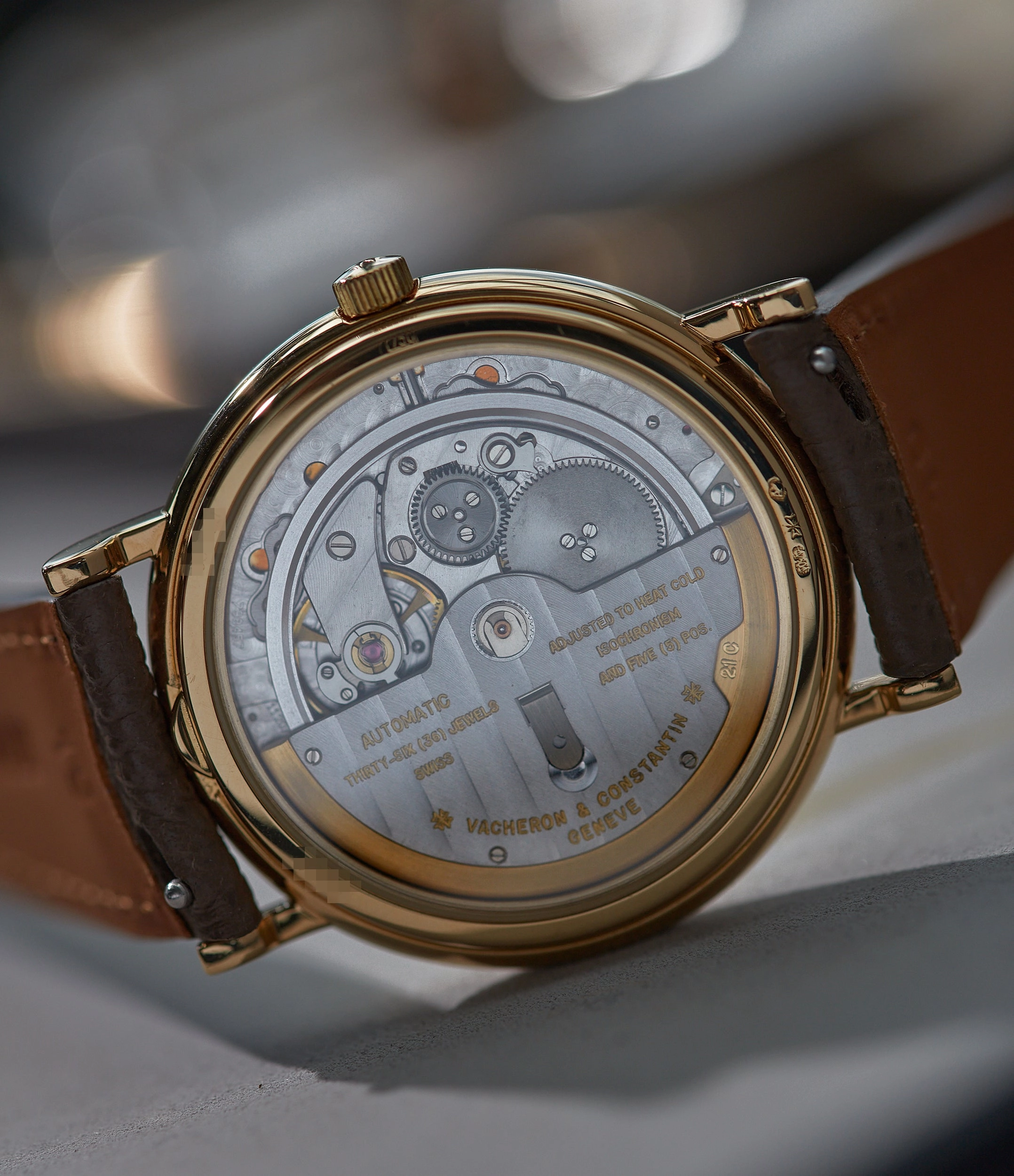 Jumping Hours | Yellow Gold