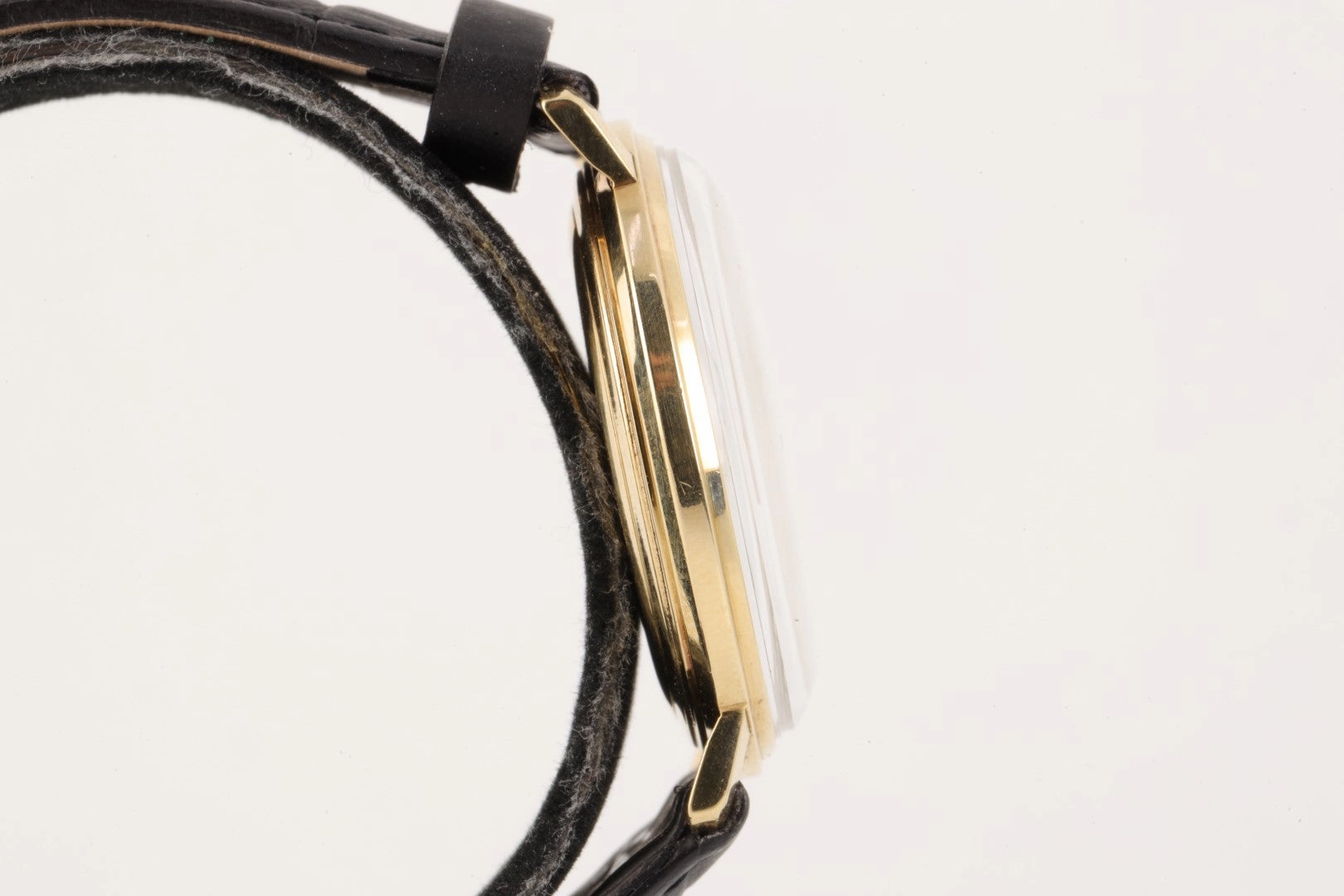 Lucien Piccard Seashark 14K Yellow Gold 33mm Men's Watch (31.2g.)