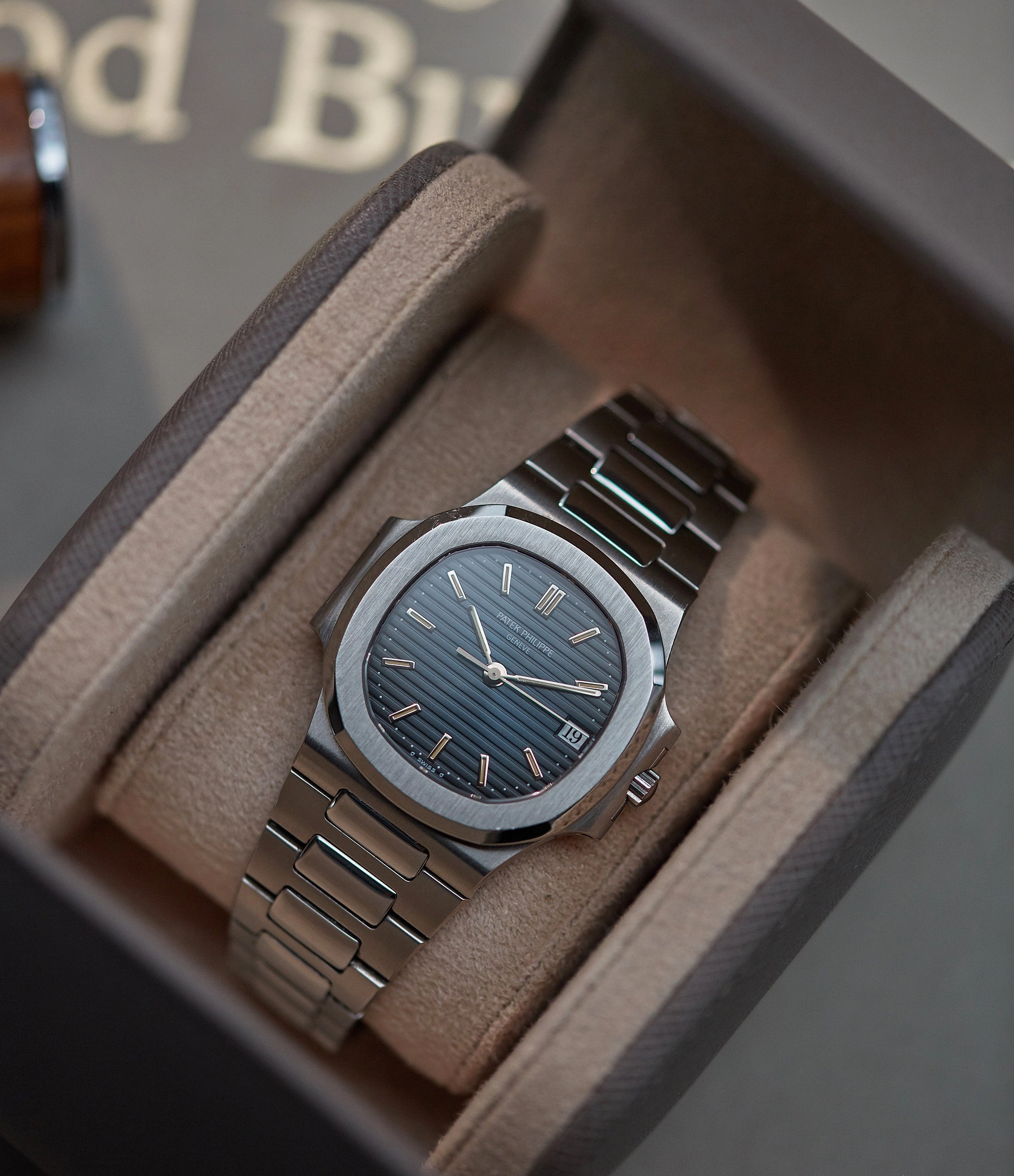 Nautilus 3800/1A | Steel