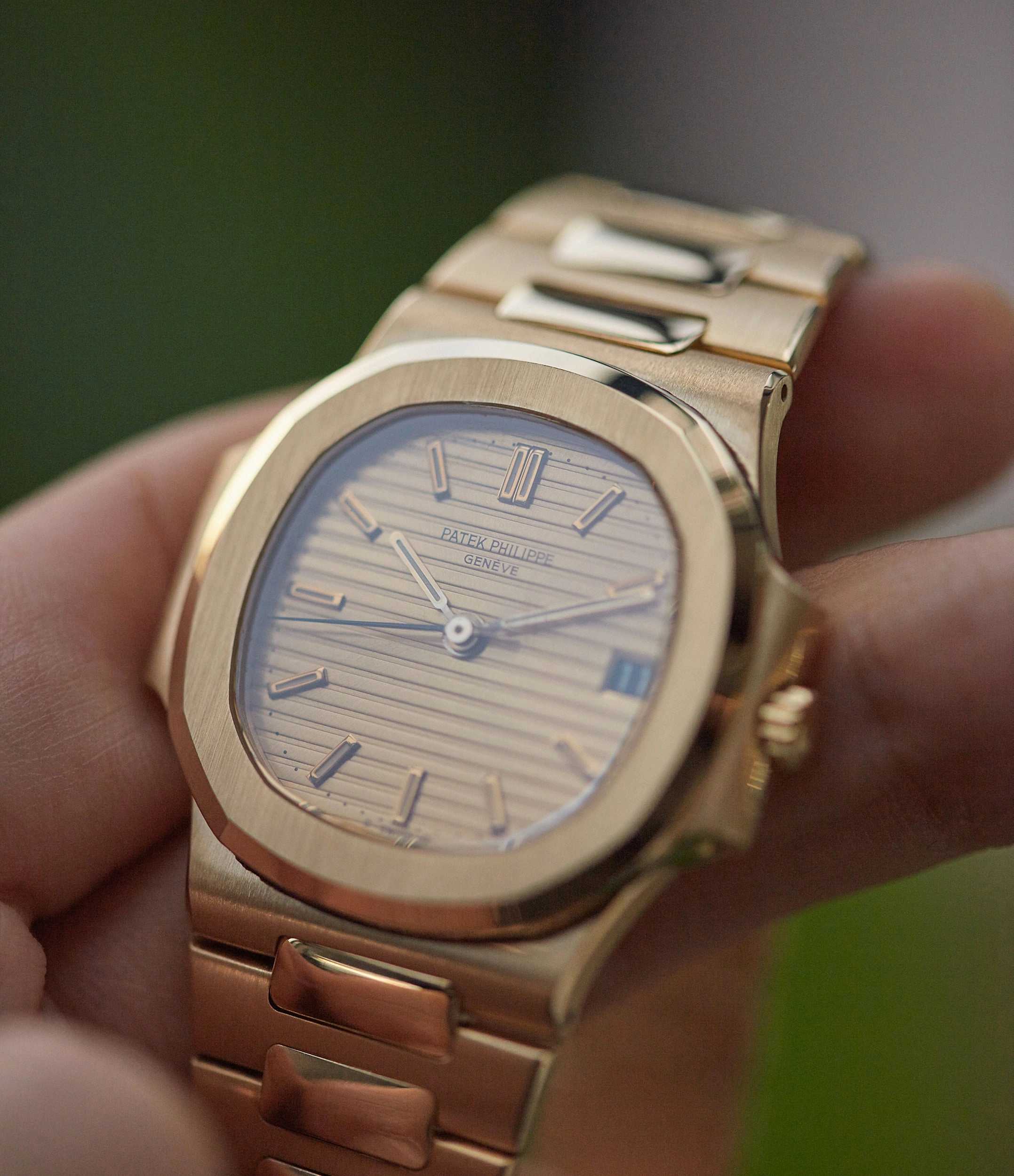 Nautilus 3800 | Black Date Disc | Yellow Gold