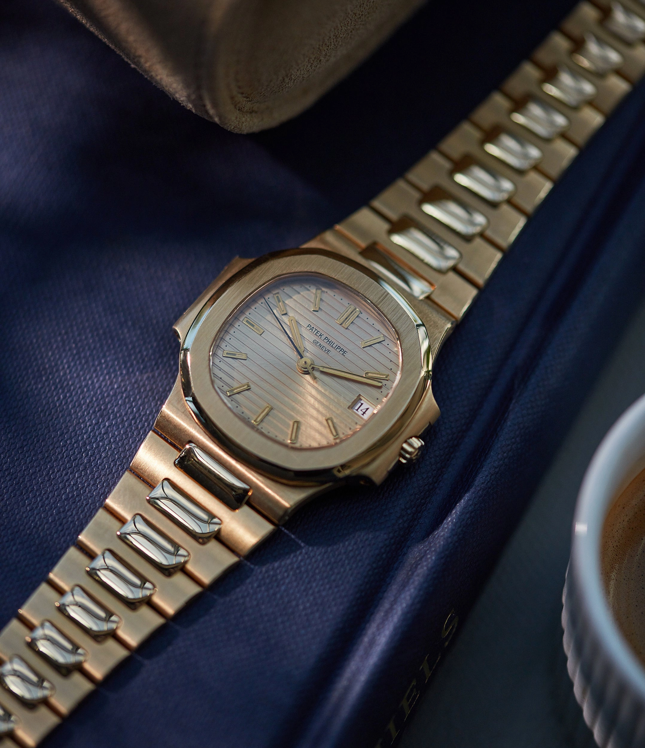 Nautilus 3800 | Yellow Gold
