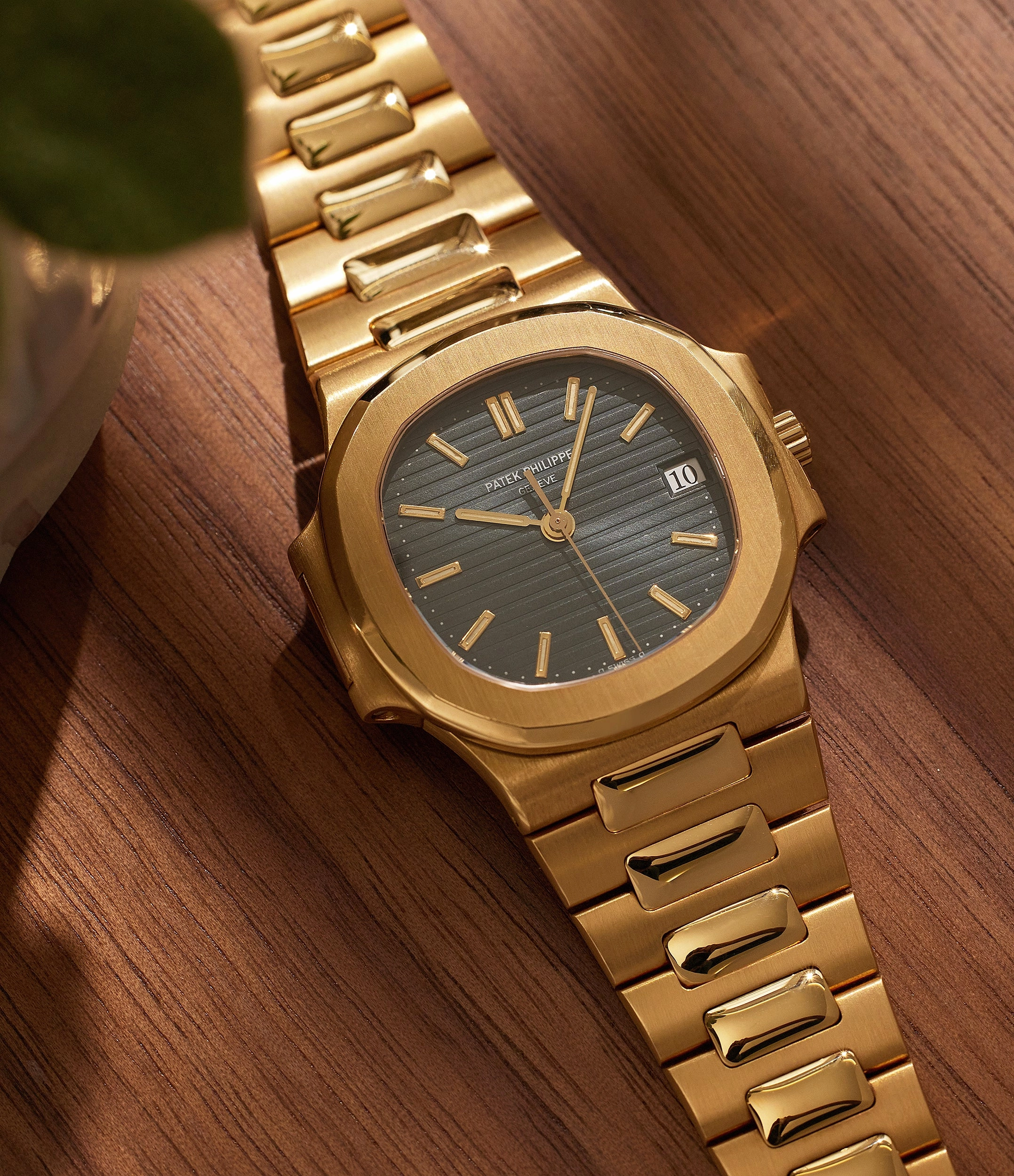 Nautilus 3800 | Yellow Gold