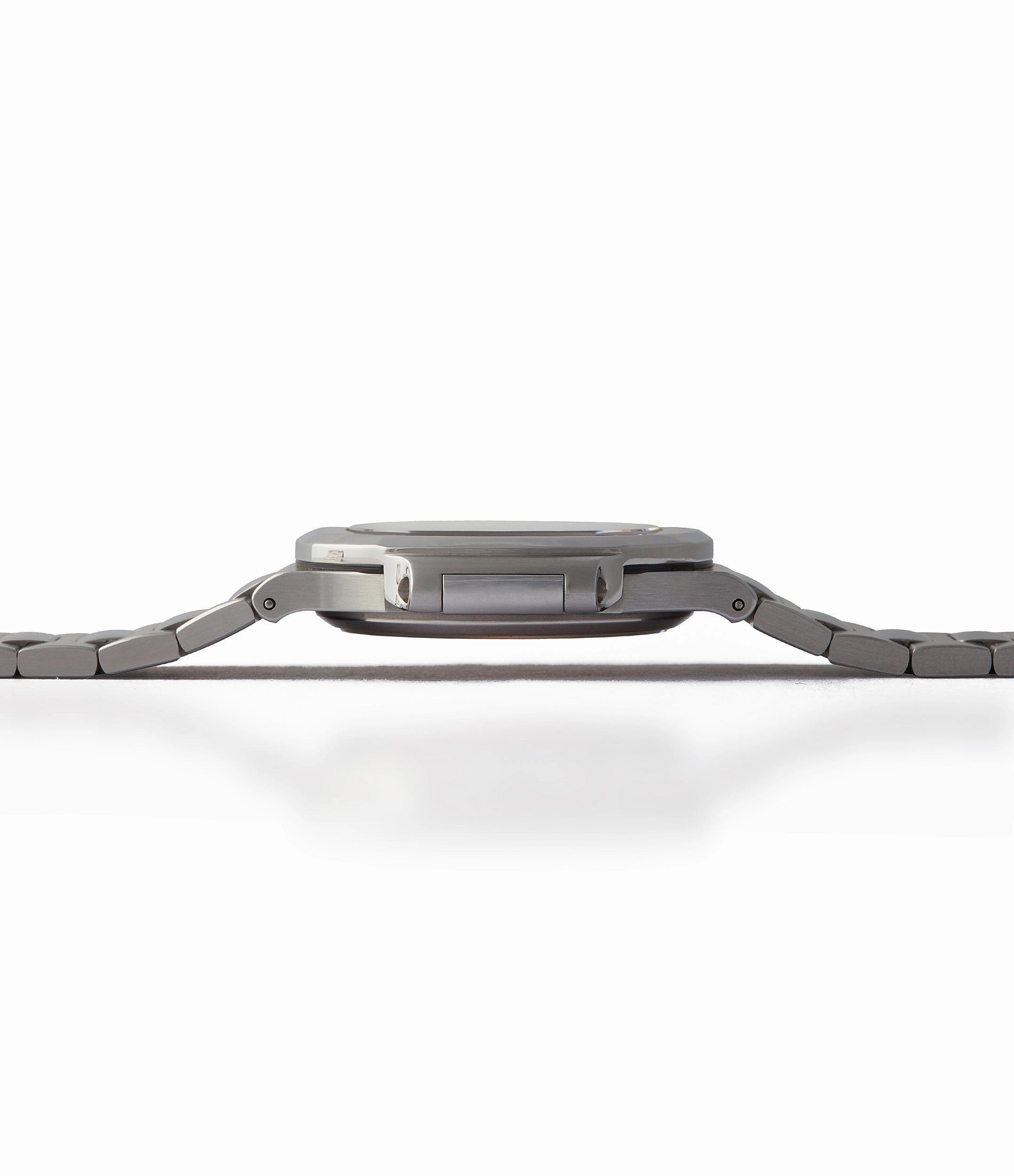 Nautilus 5800 | Steel