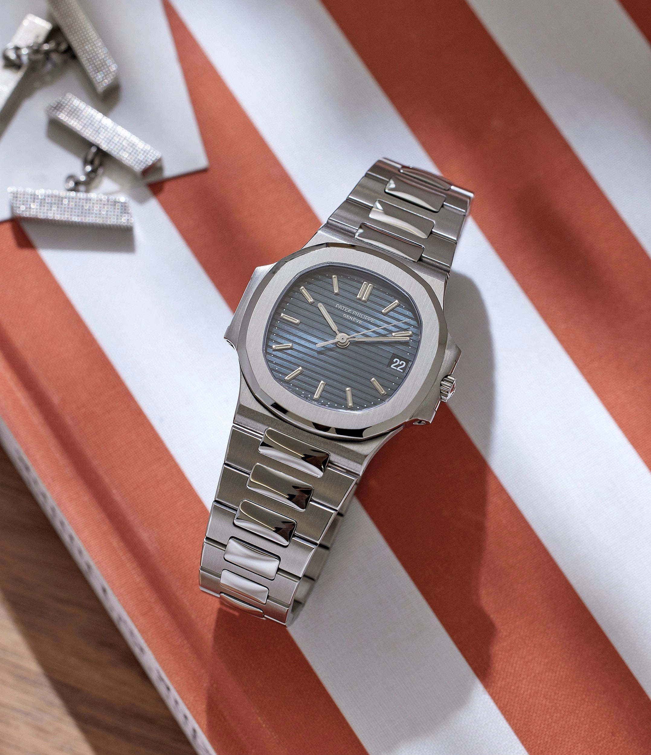 Nautilus | 3800 | Steel