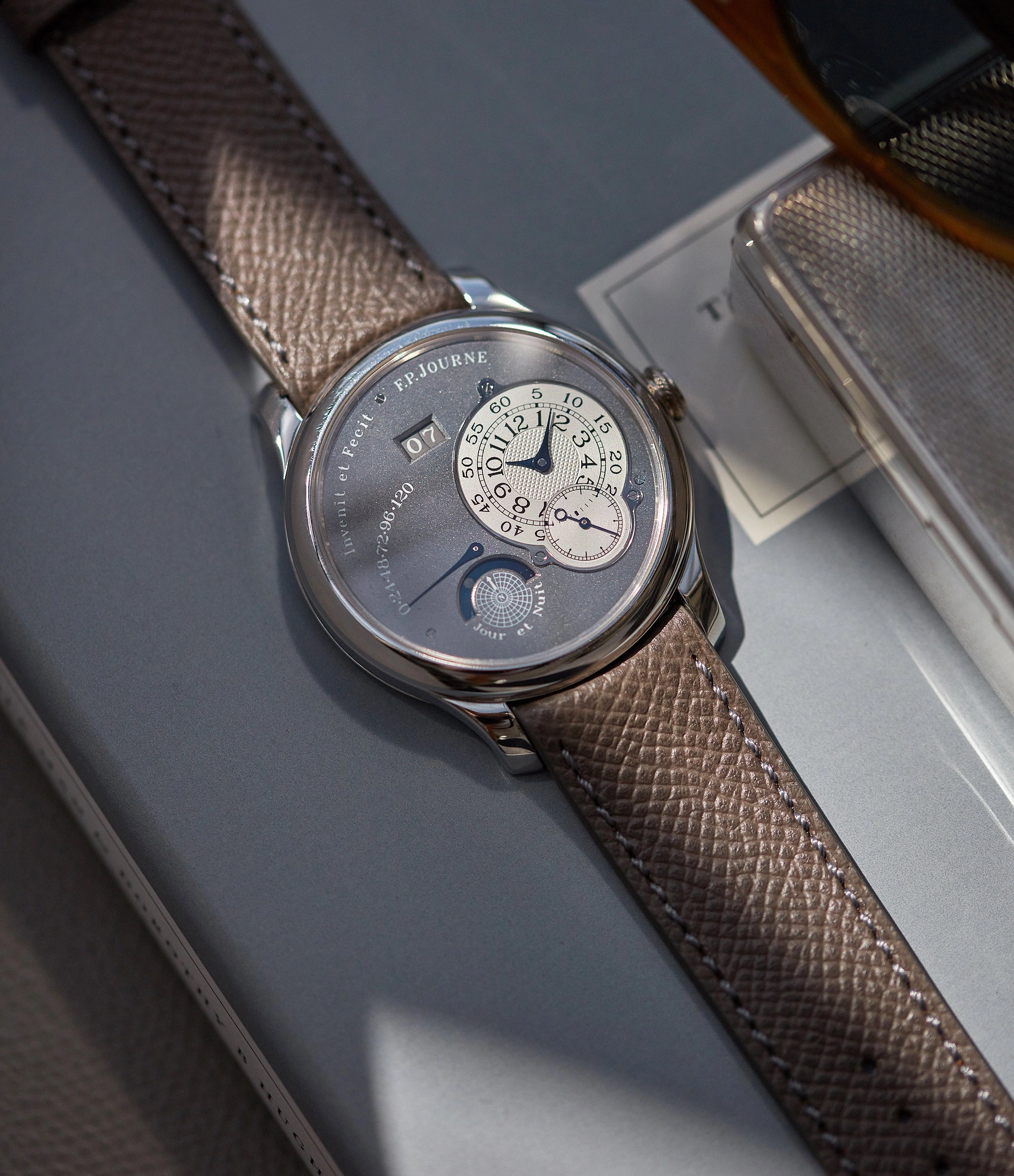 Octa Jour et Nuit | Ruthenium Dial | 40mm | Platinum