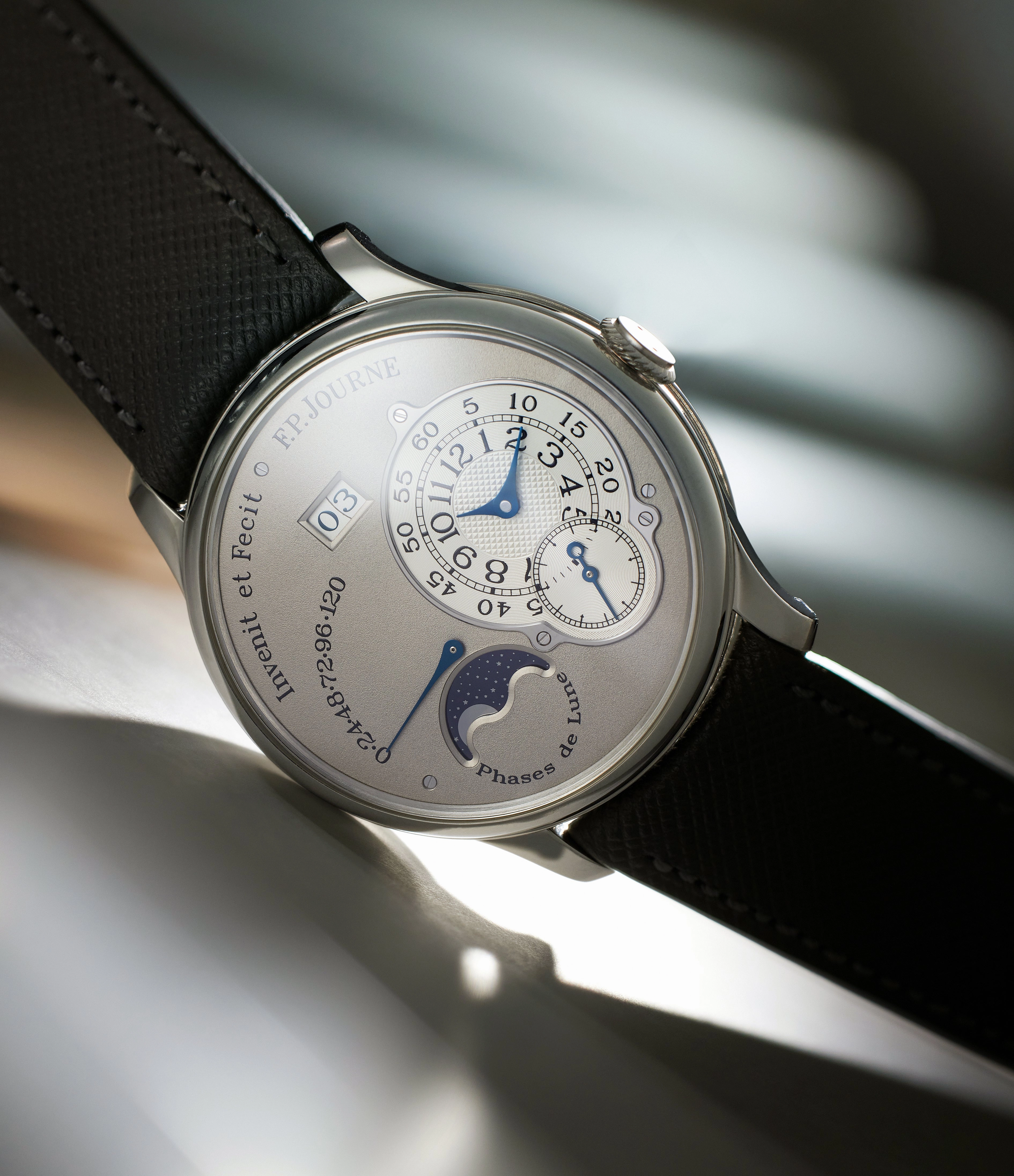 Octa Lune | 38mm | Brass Movement | Platinum