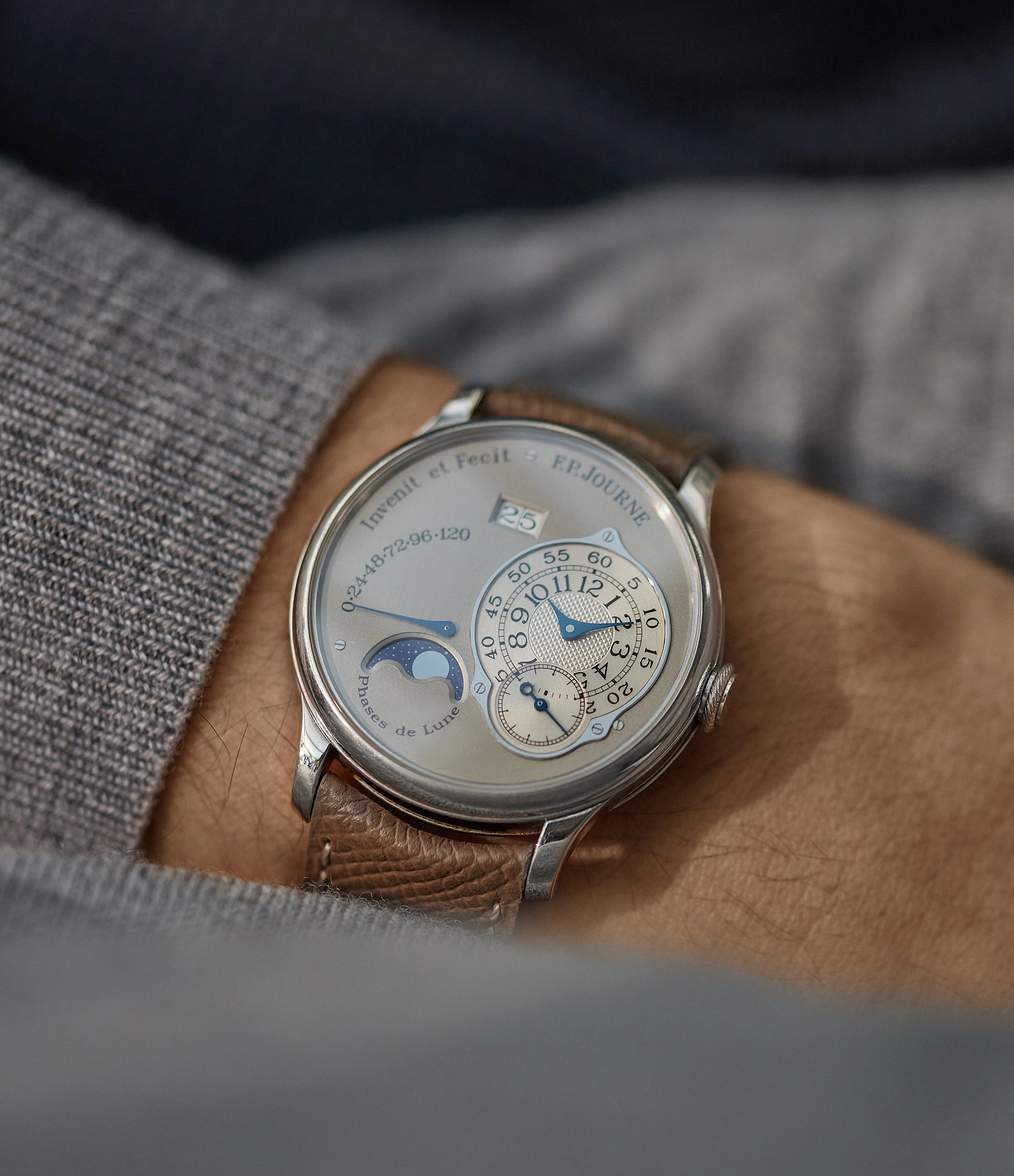 Octa Lune | 38mm | Platinum