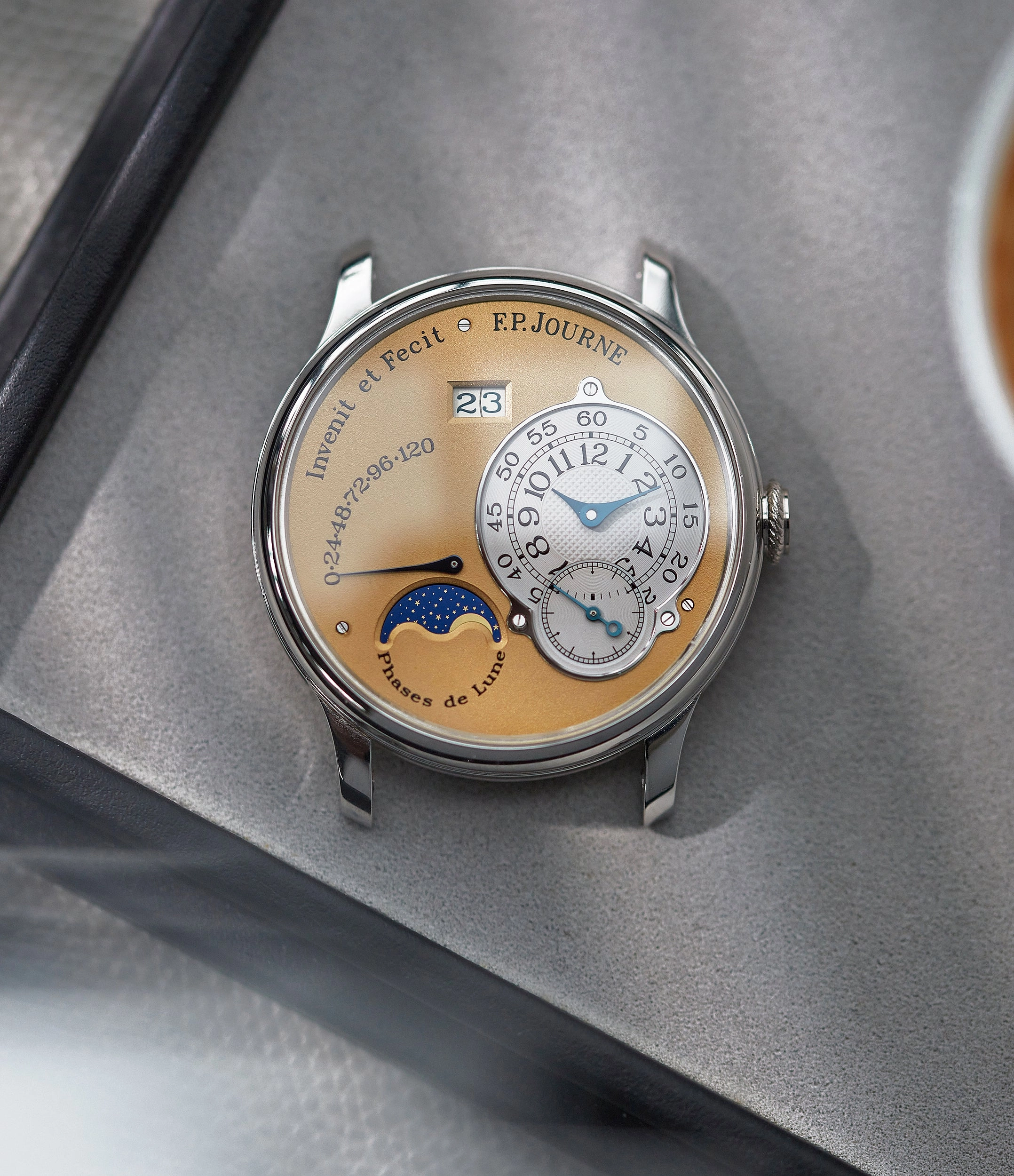 Octa Lune | 38mm | Platinum