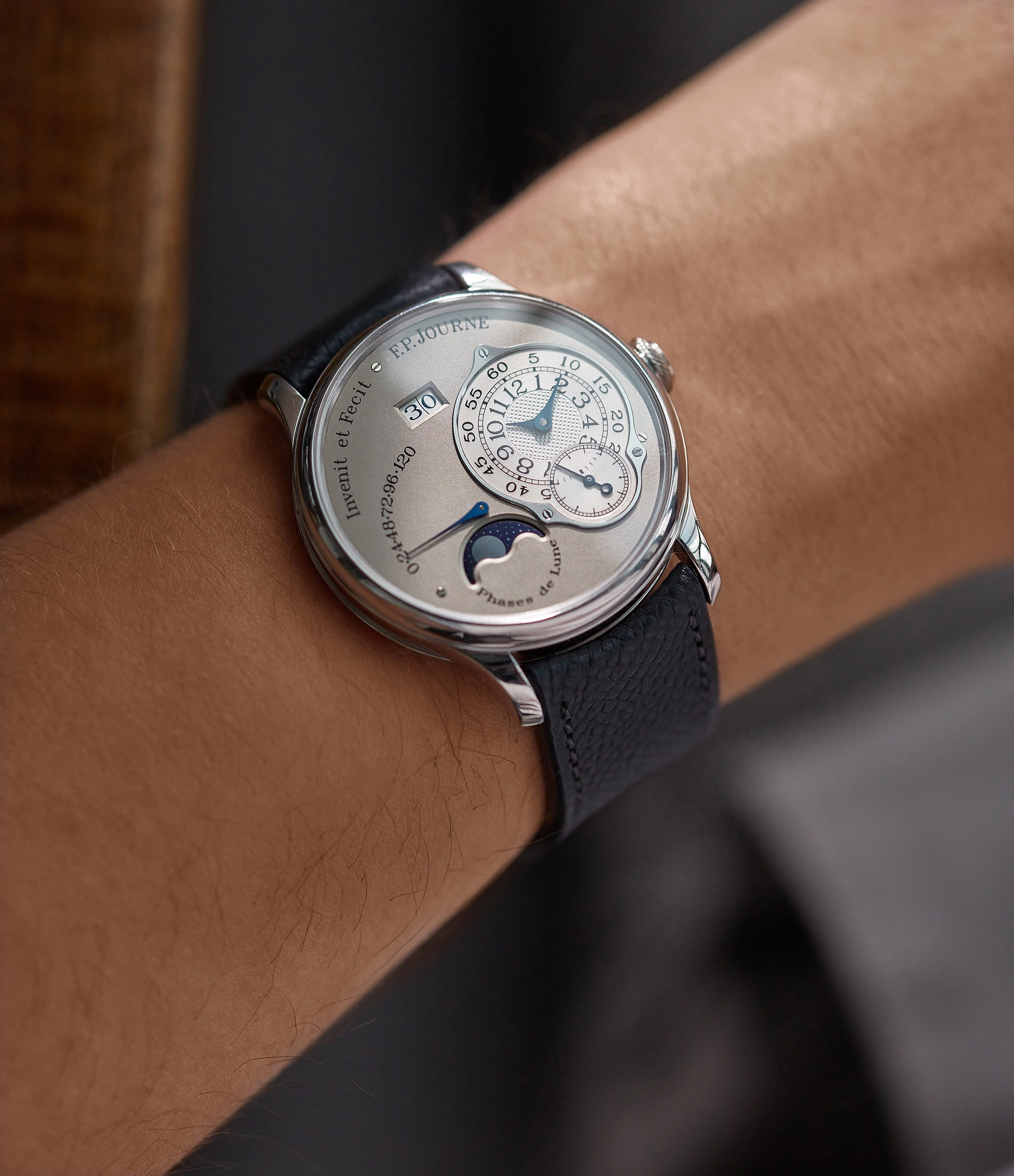 Octa Lune | 38mm | Platinum