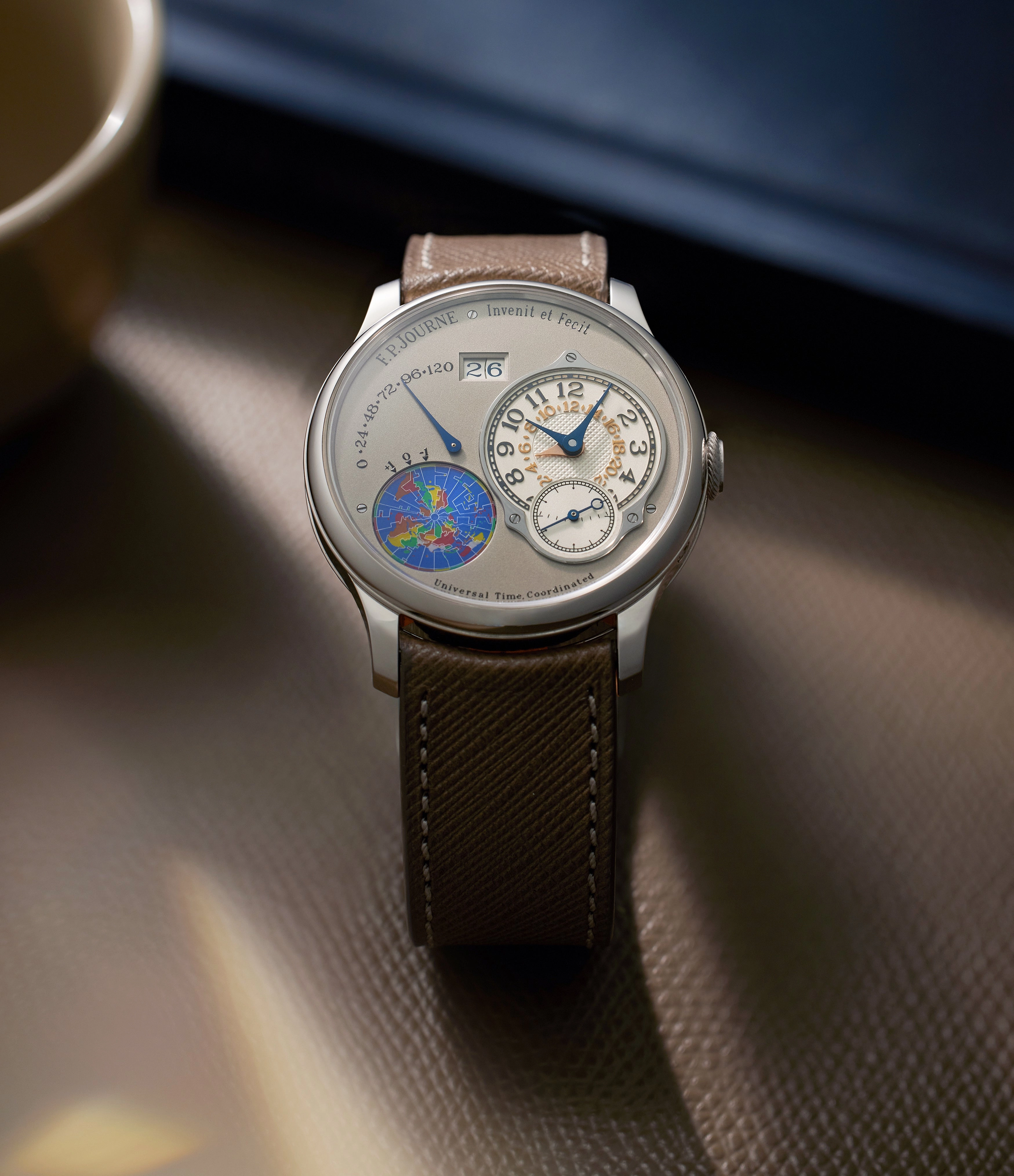 Octa UTC | 38mm | Platinum