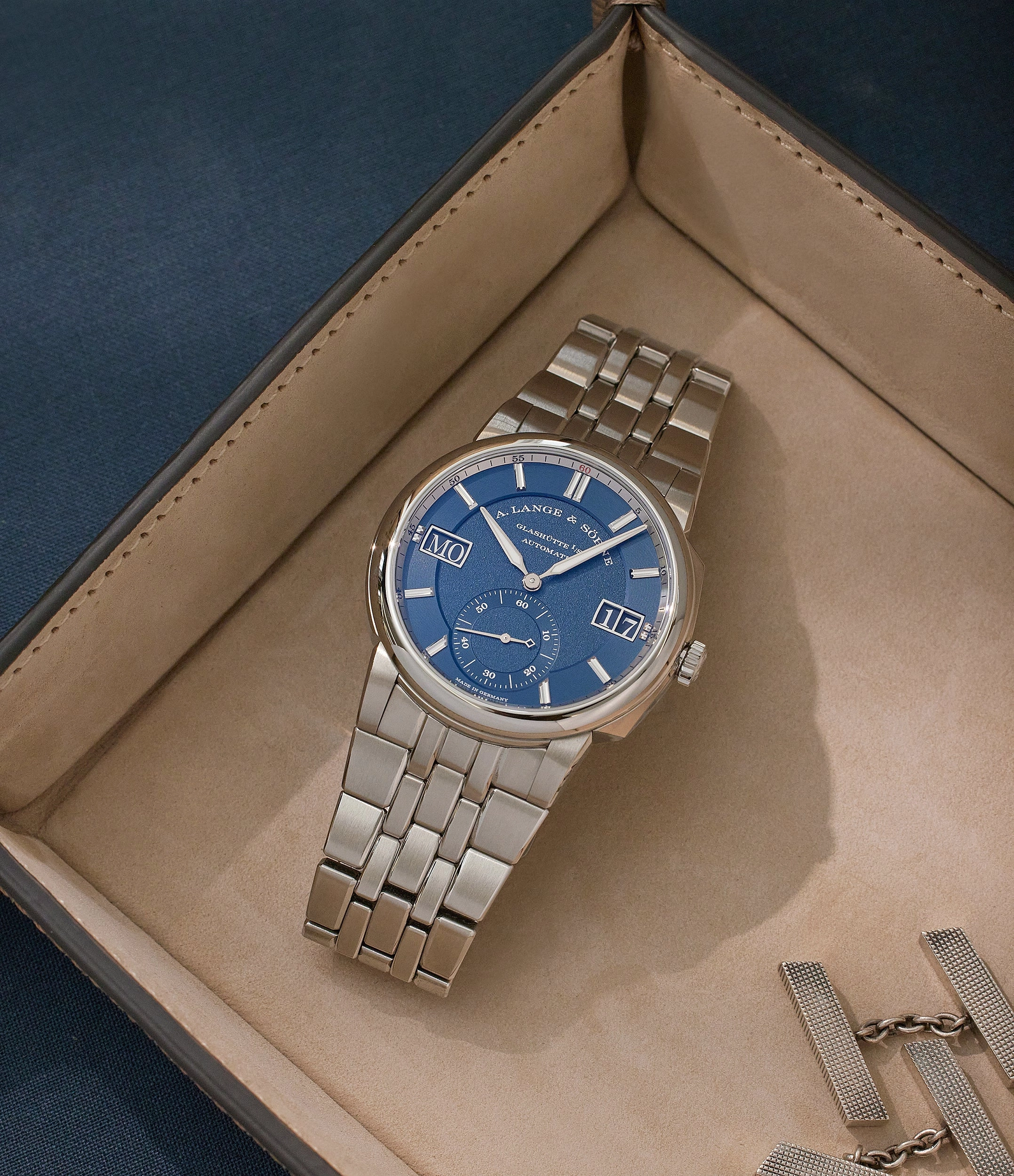 Odysseus | First Generation | Steel