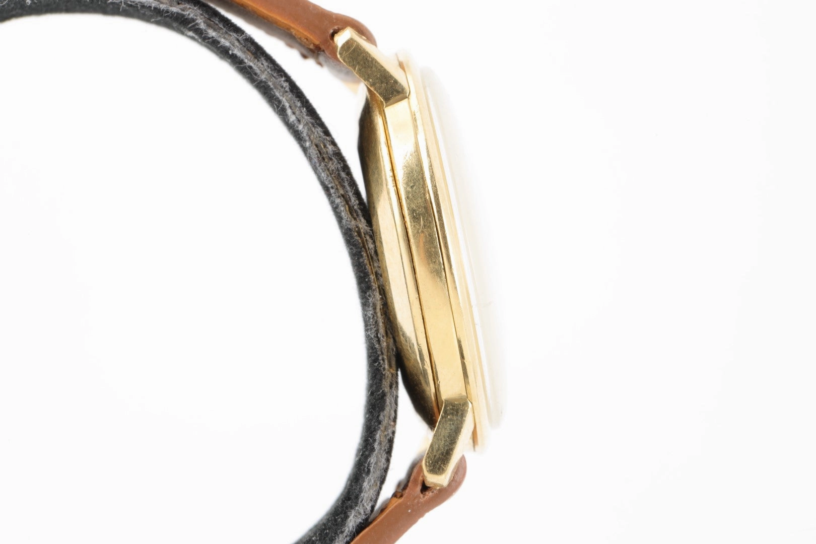 Omega Geneve 161 033 18K Yellow Gold 33mm Men's Watch