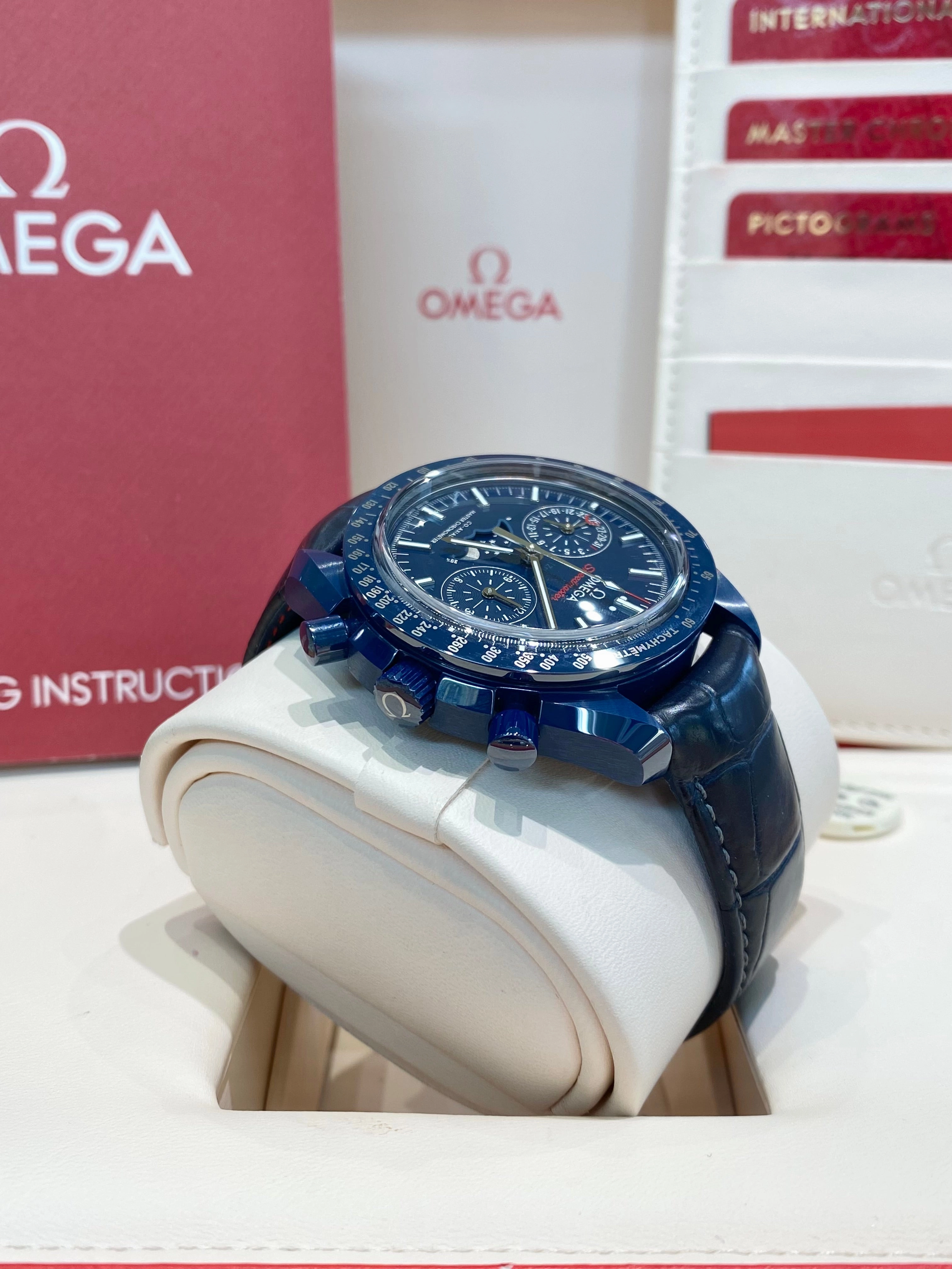 Omega Speedmaster Moonphase Blue Side of the Moon