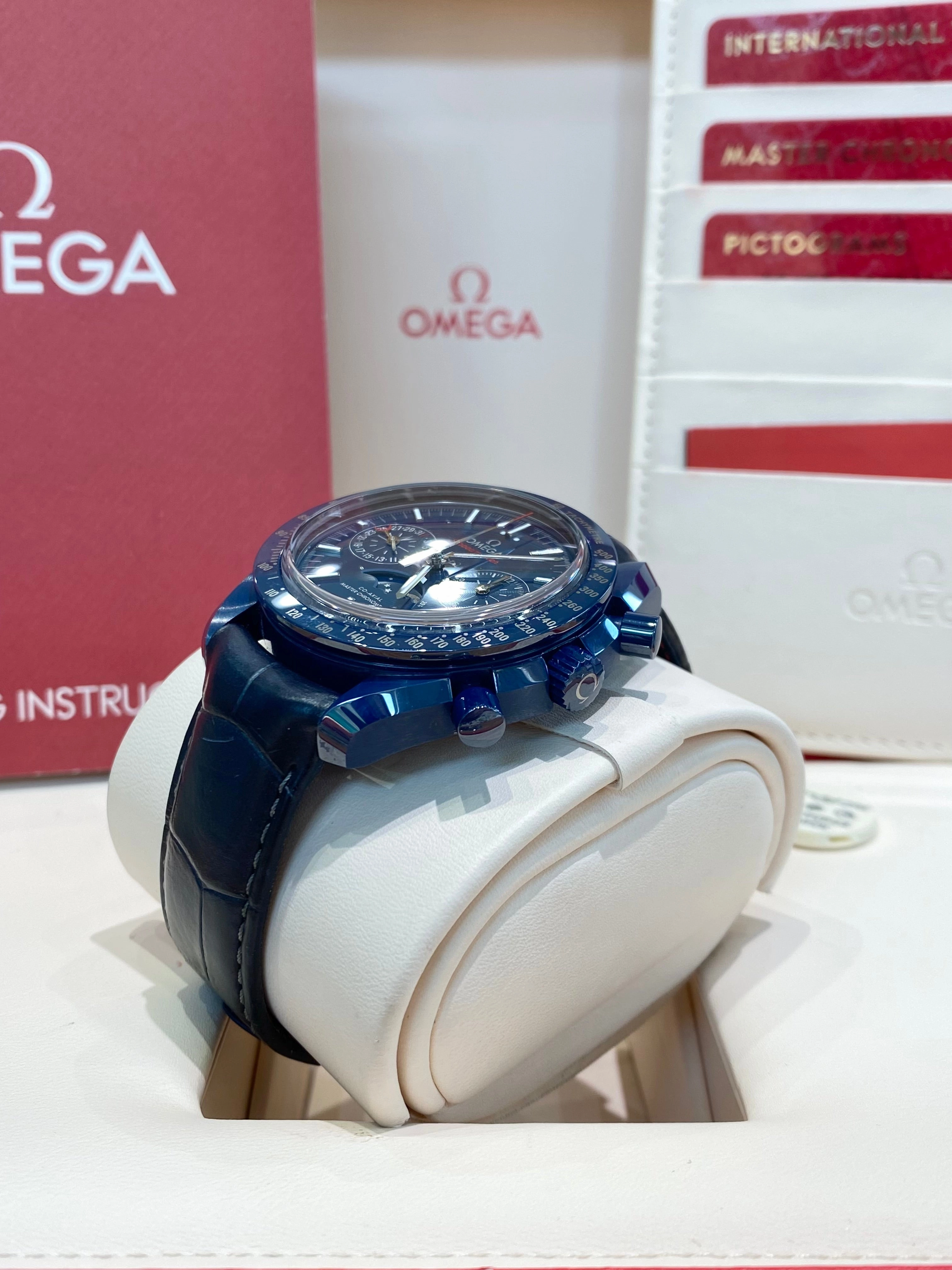 Omega Speedmaster Moonphase Blue Side of the Moon