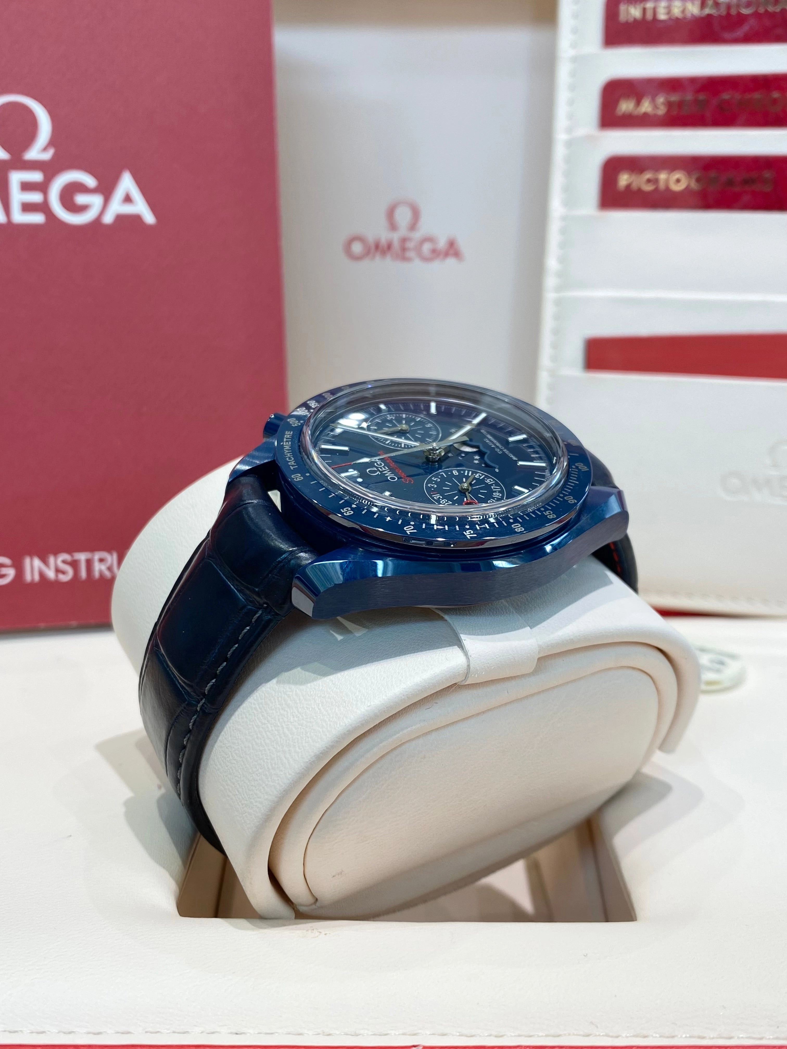 Omega Speedmaster Moonphase Blue Side of the Moon