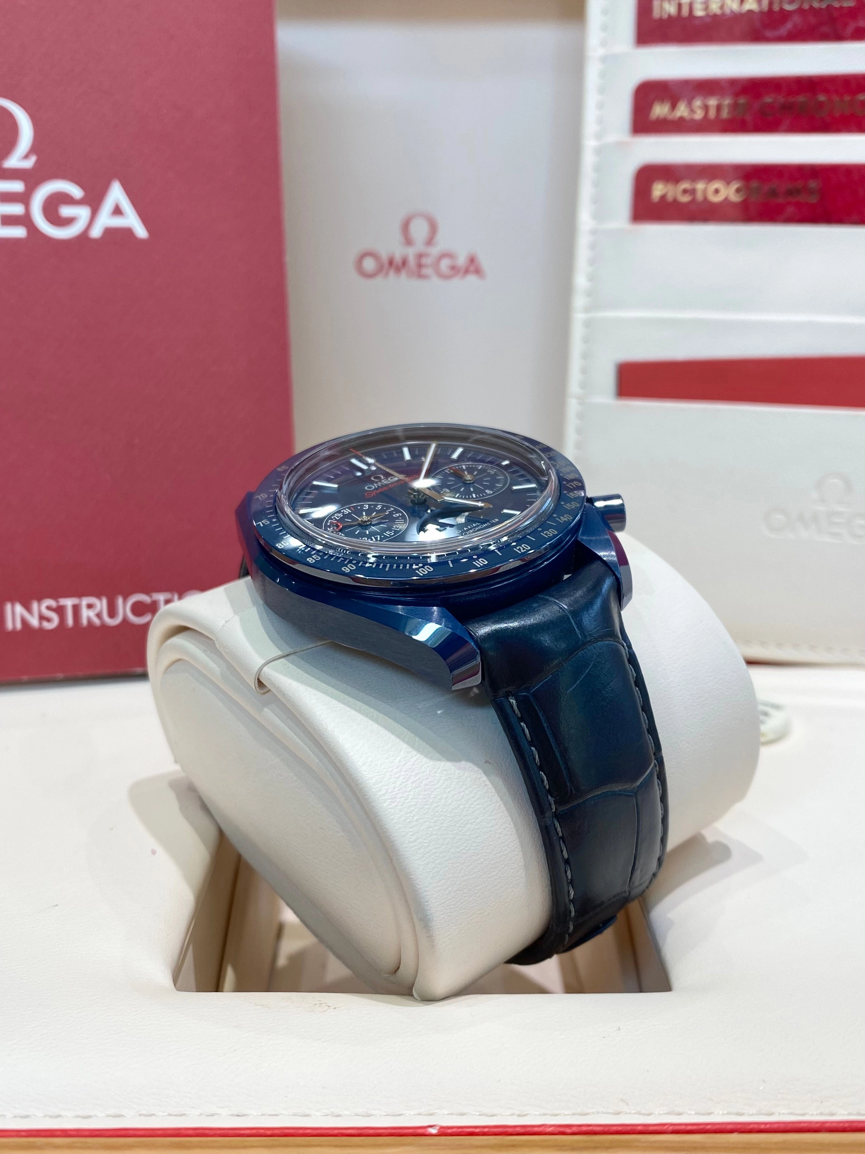 Omega Speedmaster Moonphase Blue Side of the Moon