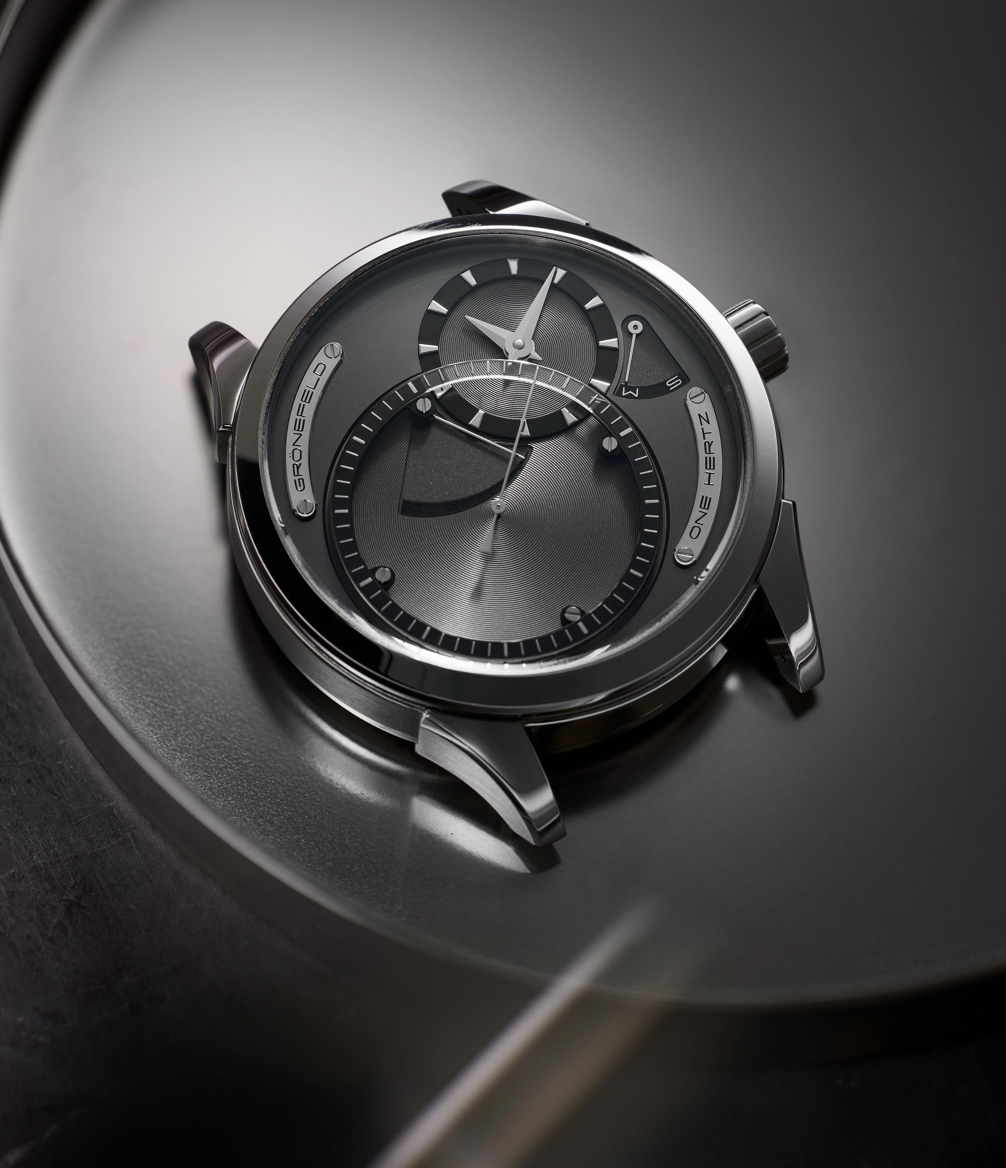 One Hertz 1912 | Stainless Steel