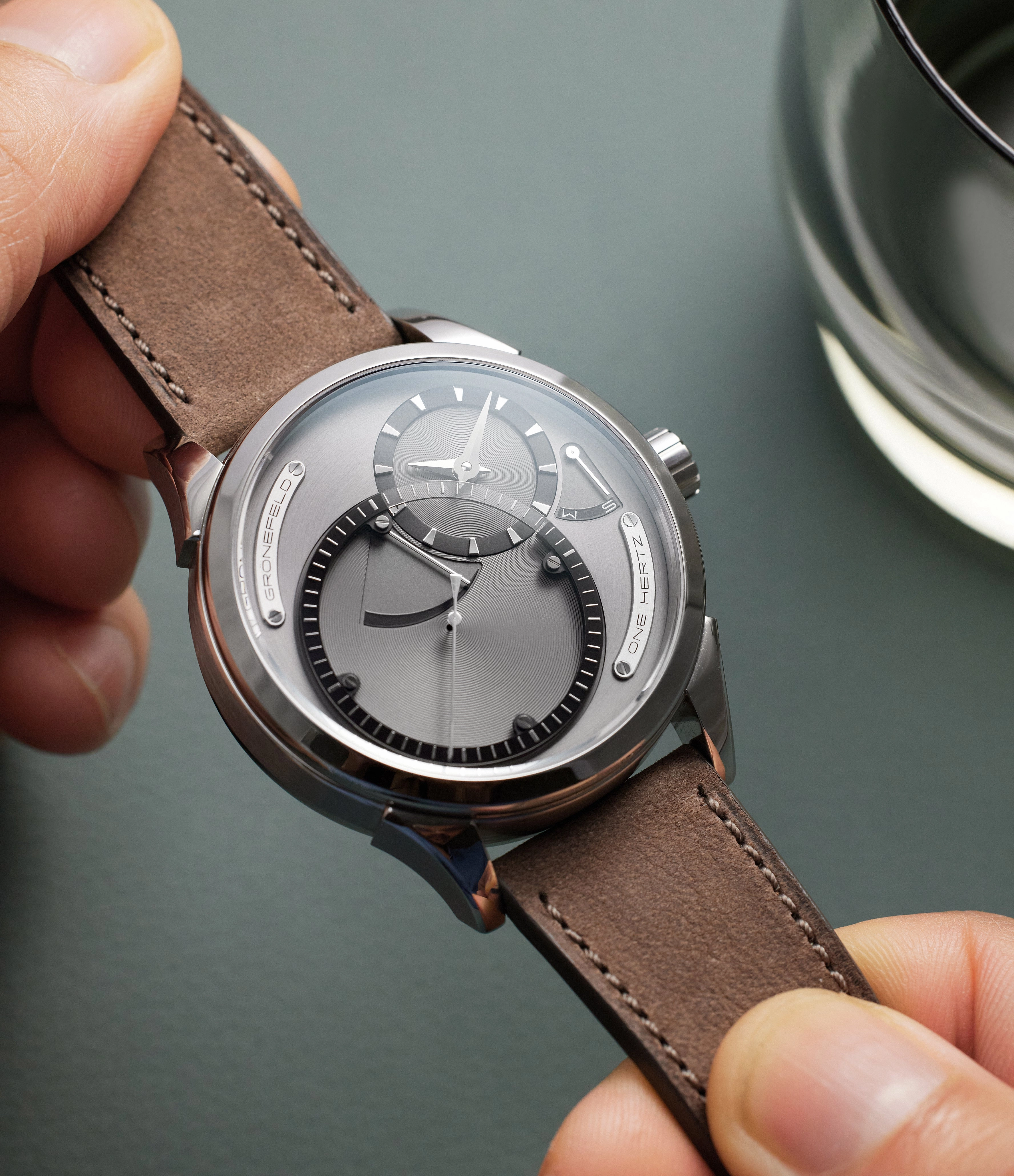 One Hertz 1912 | Stainless Steel