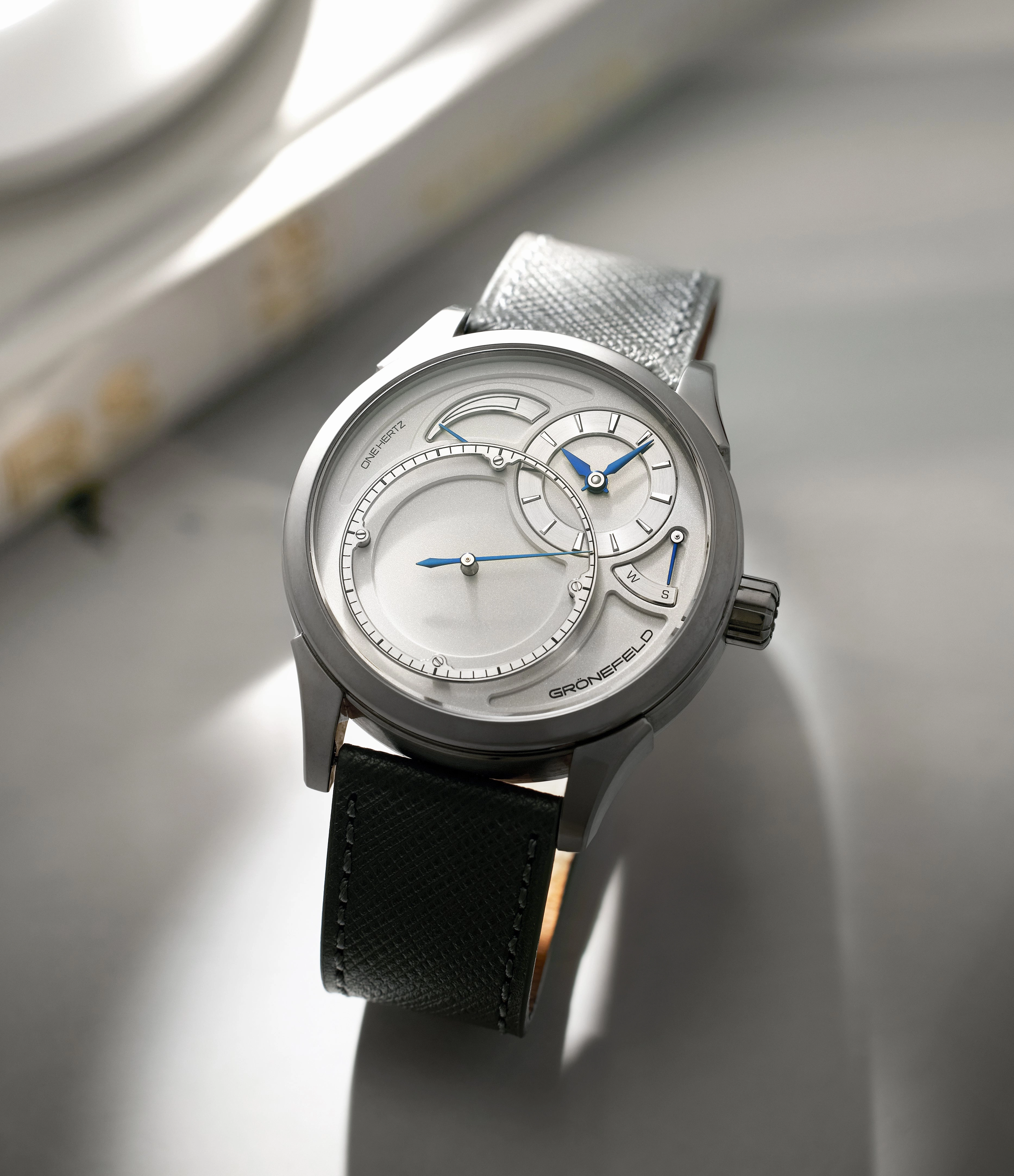 One Hertz Classic | Titanium