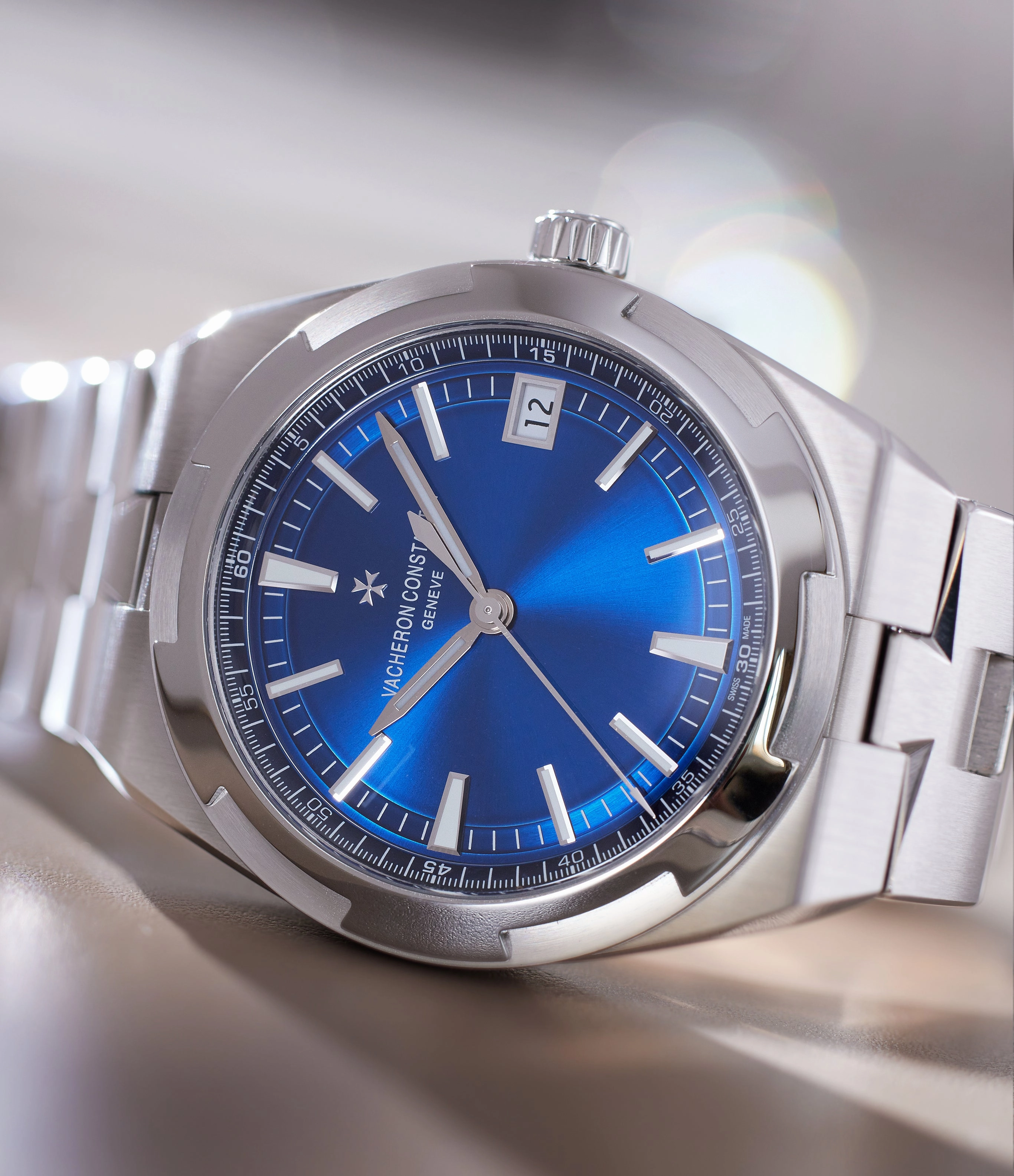 Overseas 4500V | Stainless Steel