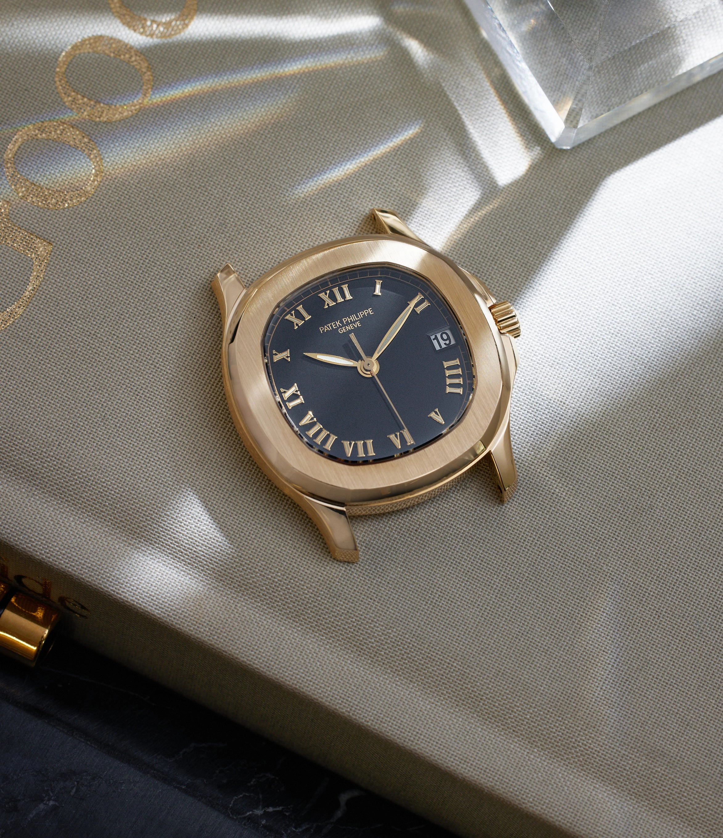 Patek Philippe Aquanaut | 5060J | Yellow Gold