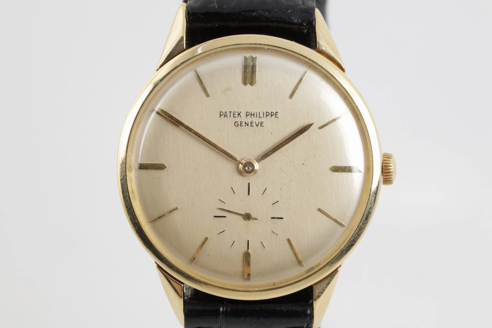 Patek Philippe Calatrava 2568-1 18k Yellow Gold 32mm Men's Watch