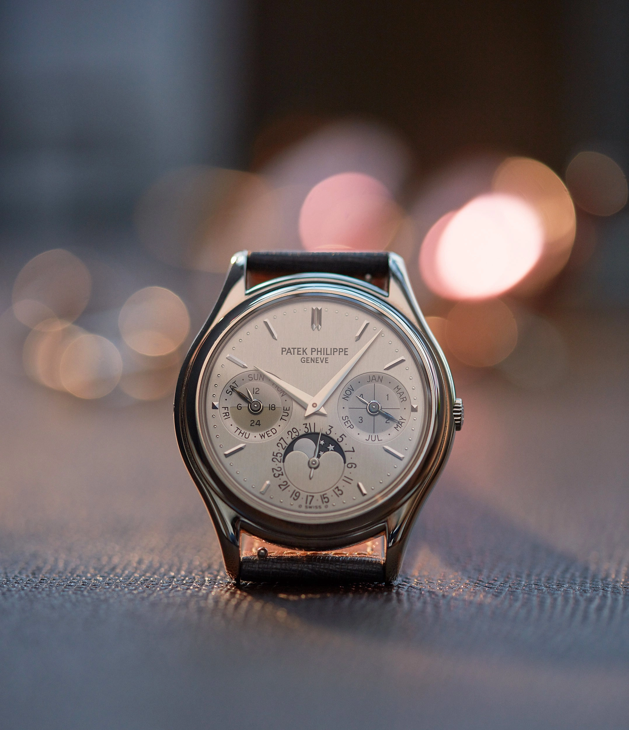 Perpetual Calendar 3940G | Grey Gold