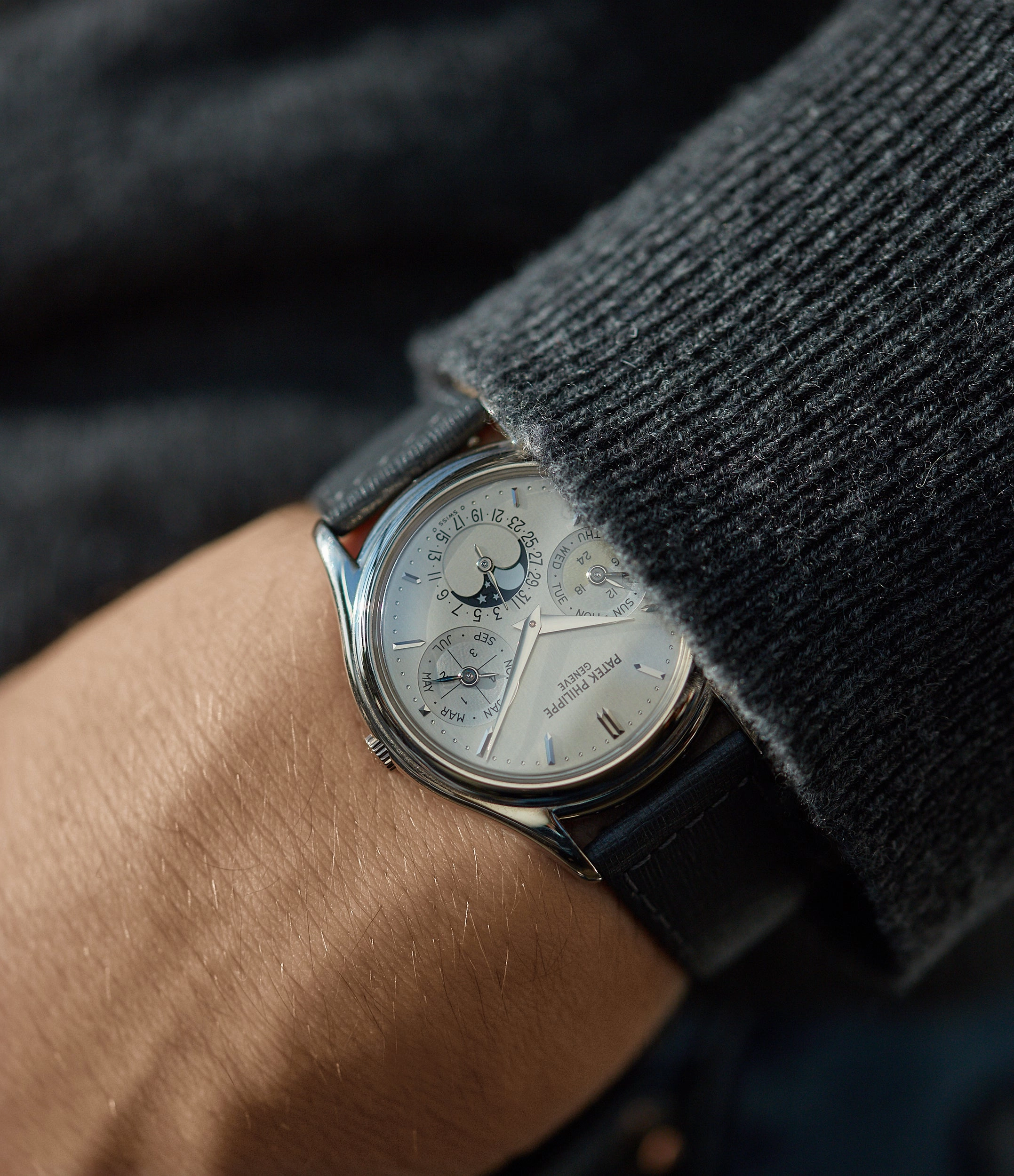 Perpetual Calendar 3940G | Grey Gold