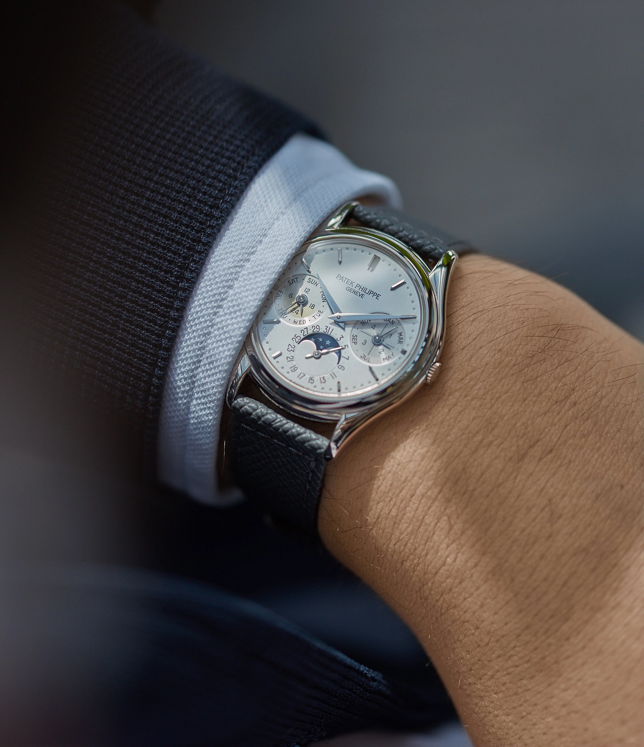 Perpetual Calendar 3940G | Grey Gold