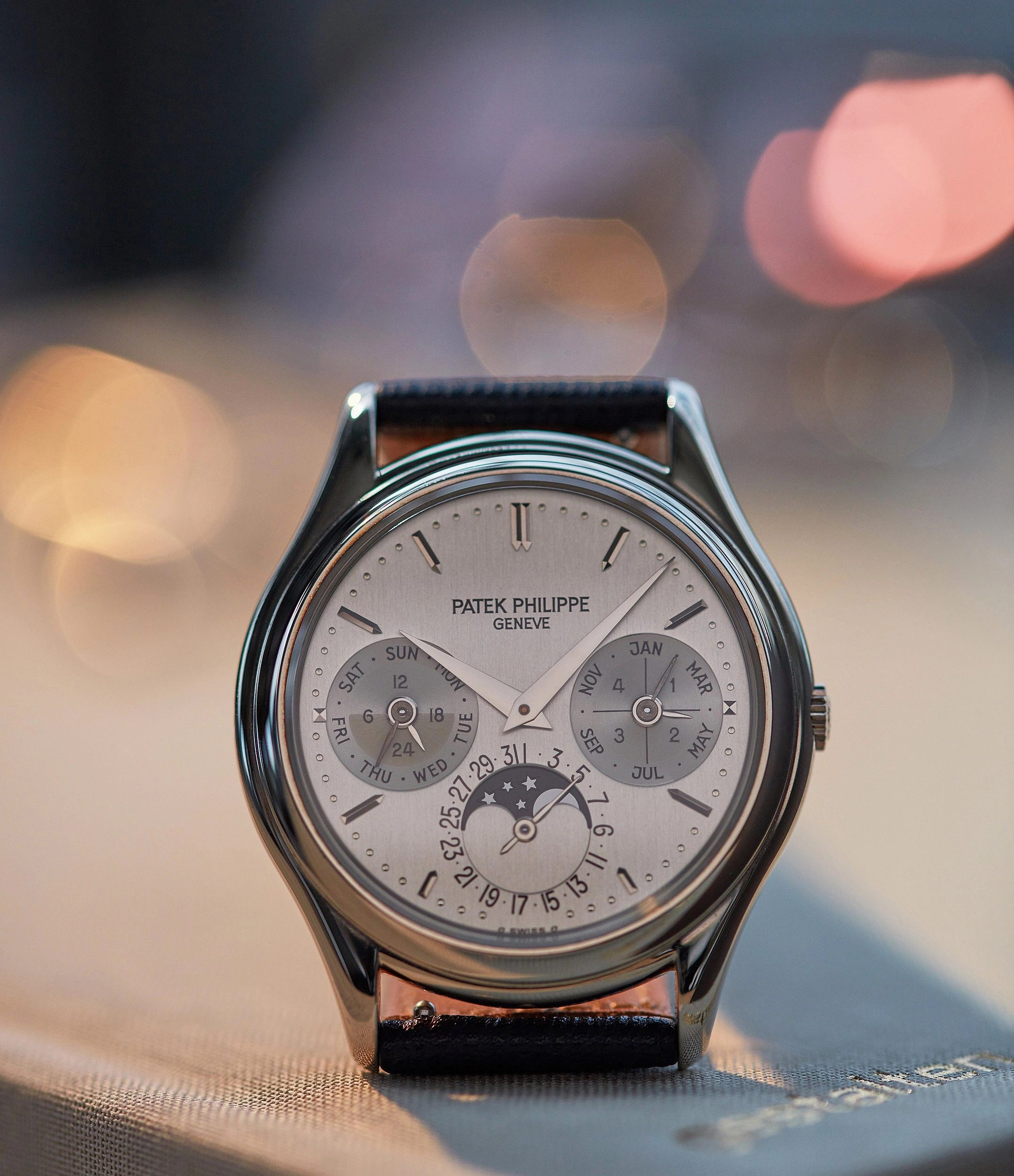 Perpetual Calendar 3940G | Grey Gold