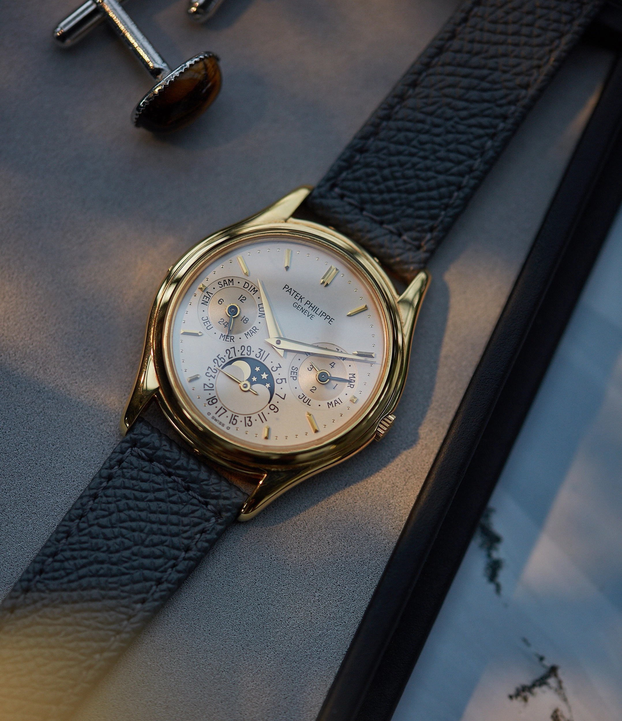 Perpetual Calendar 3940J | Yellow Gold