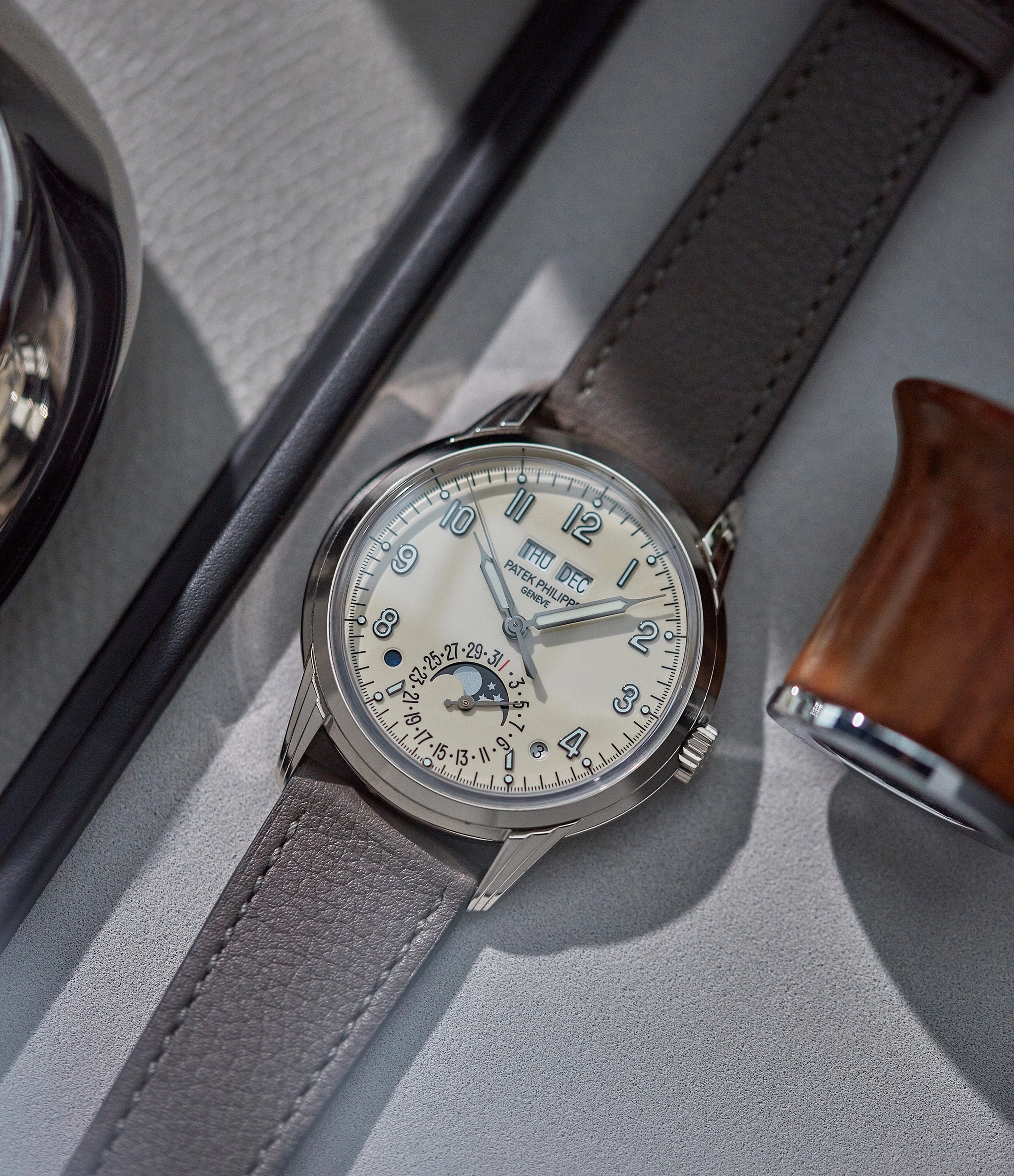Perpetual Calendar 5320G | White Gold