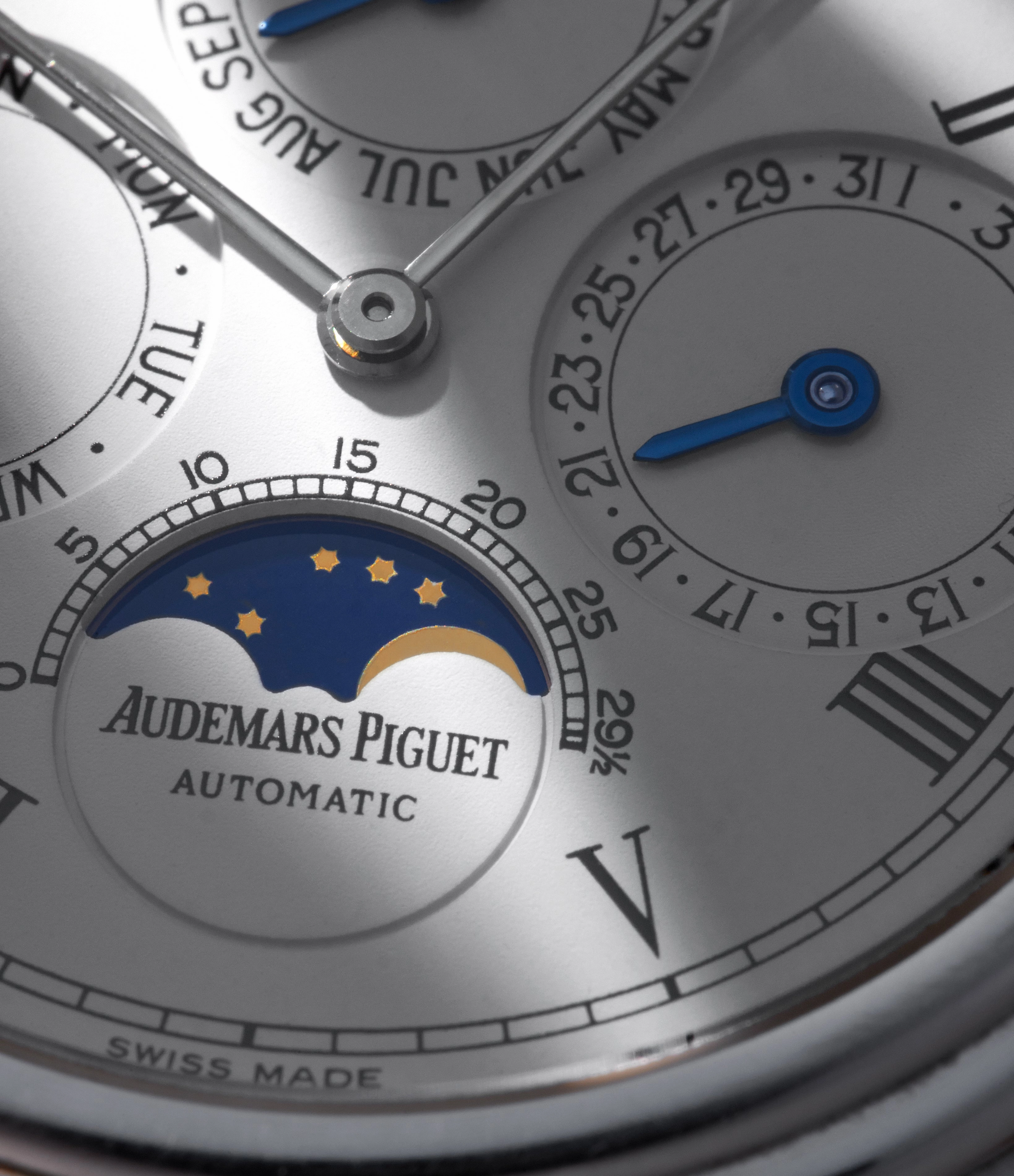 Perpetual Calendar | 25657PT | Platinum