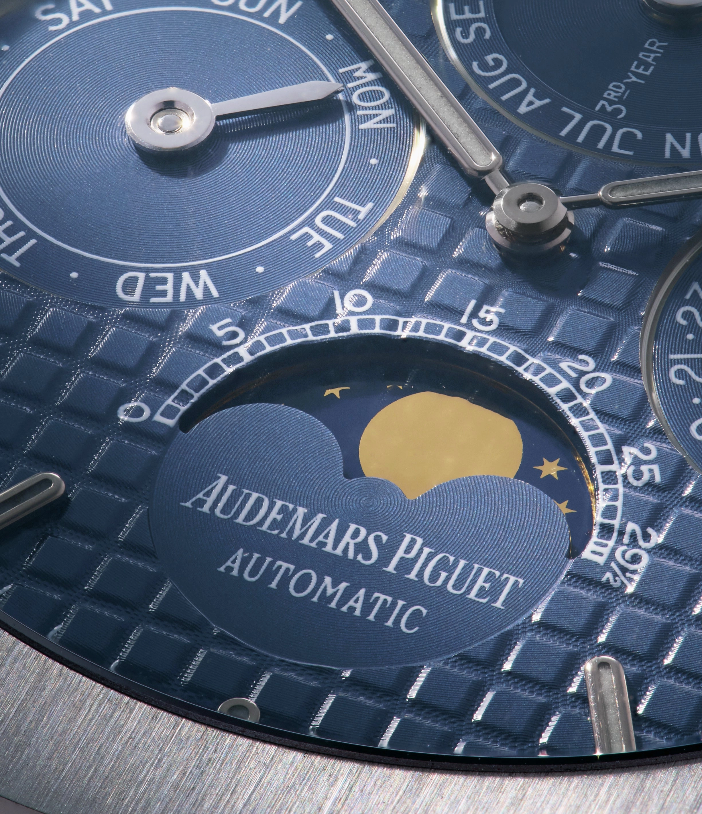 Perpetual Calendar | 25820ST | Stainless Steel