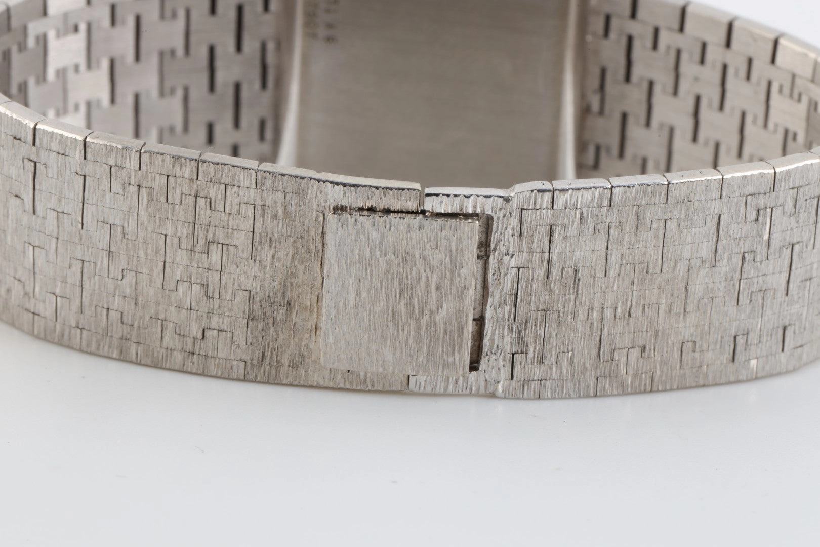 Piaget 18k White Gold 23mm Ladies Watch (70.08g.)