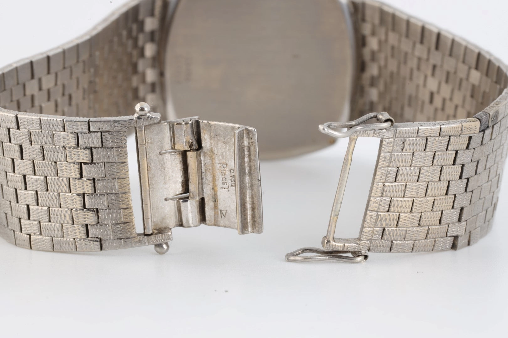 Piaget Classic 13433 18k White Gold 33mm Watch (98.41g.)