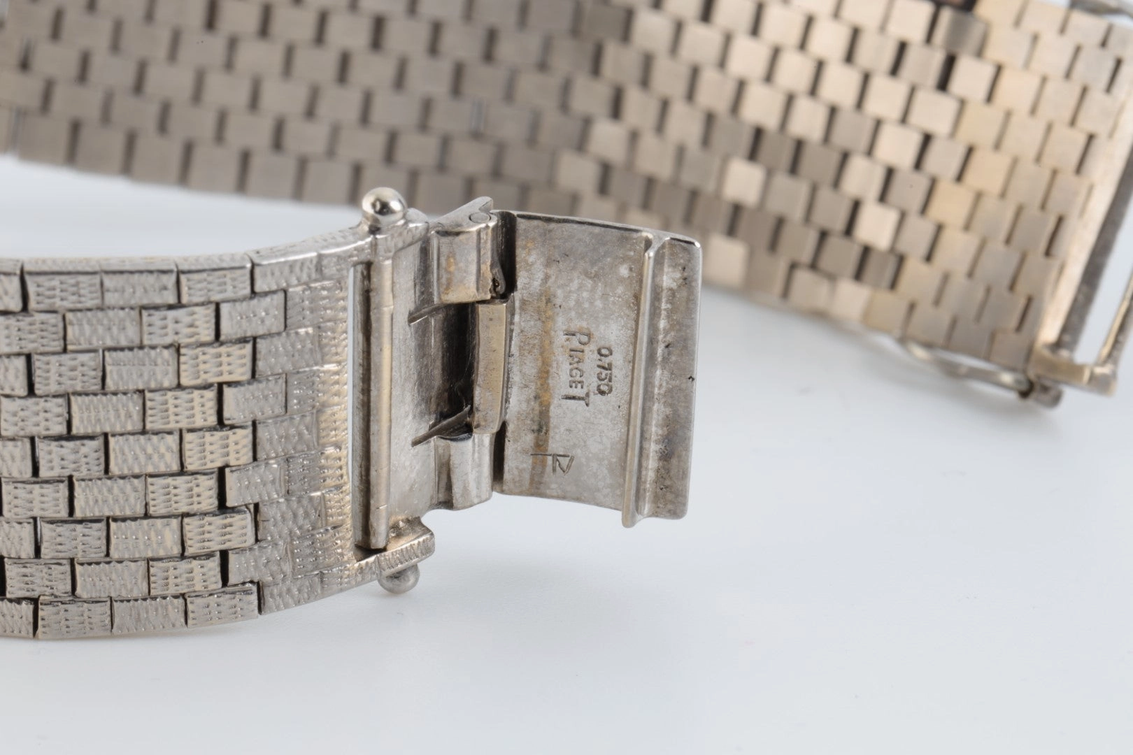 Piaget Classic 13433 18k White Gold 33mm Watch (98.41g.)