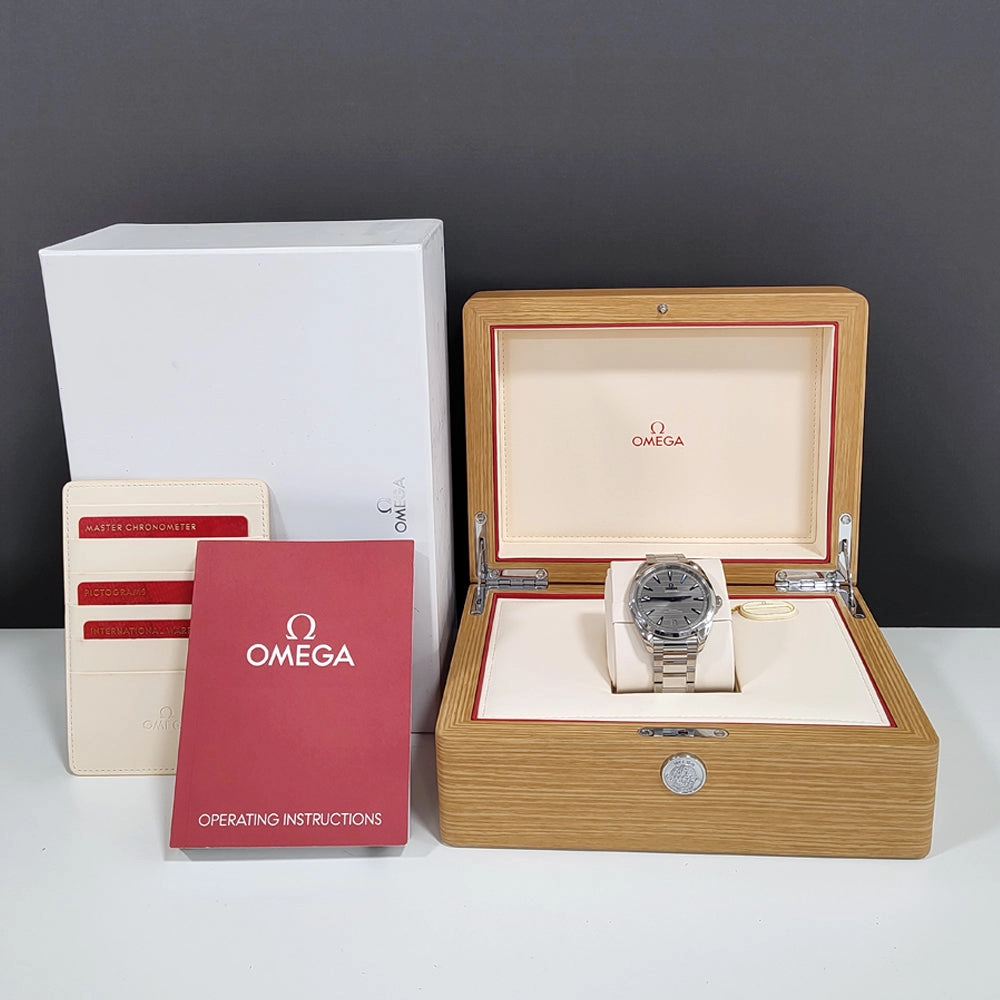 Pre-Owned OMEGA Aqua Terra 220.10.41.21.06.001 2018 Watch