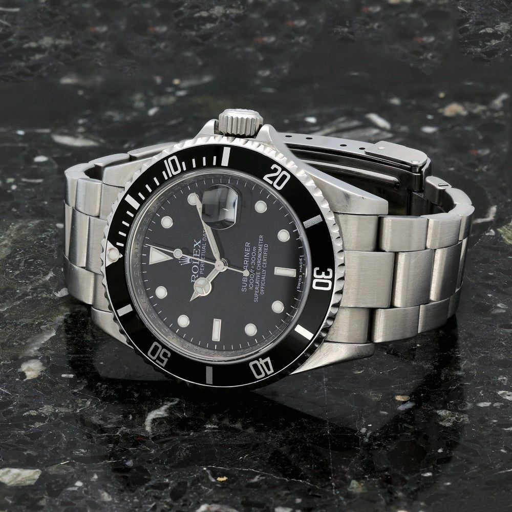 Pre-owned Rolex Submariner 16610 2008 watch