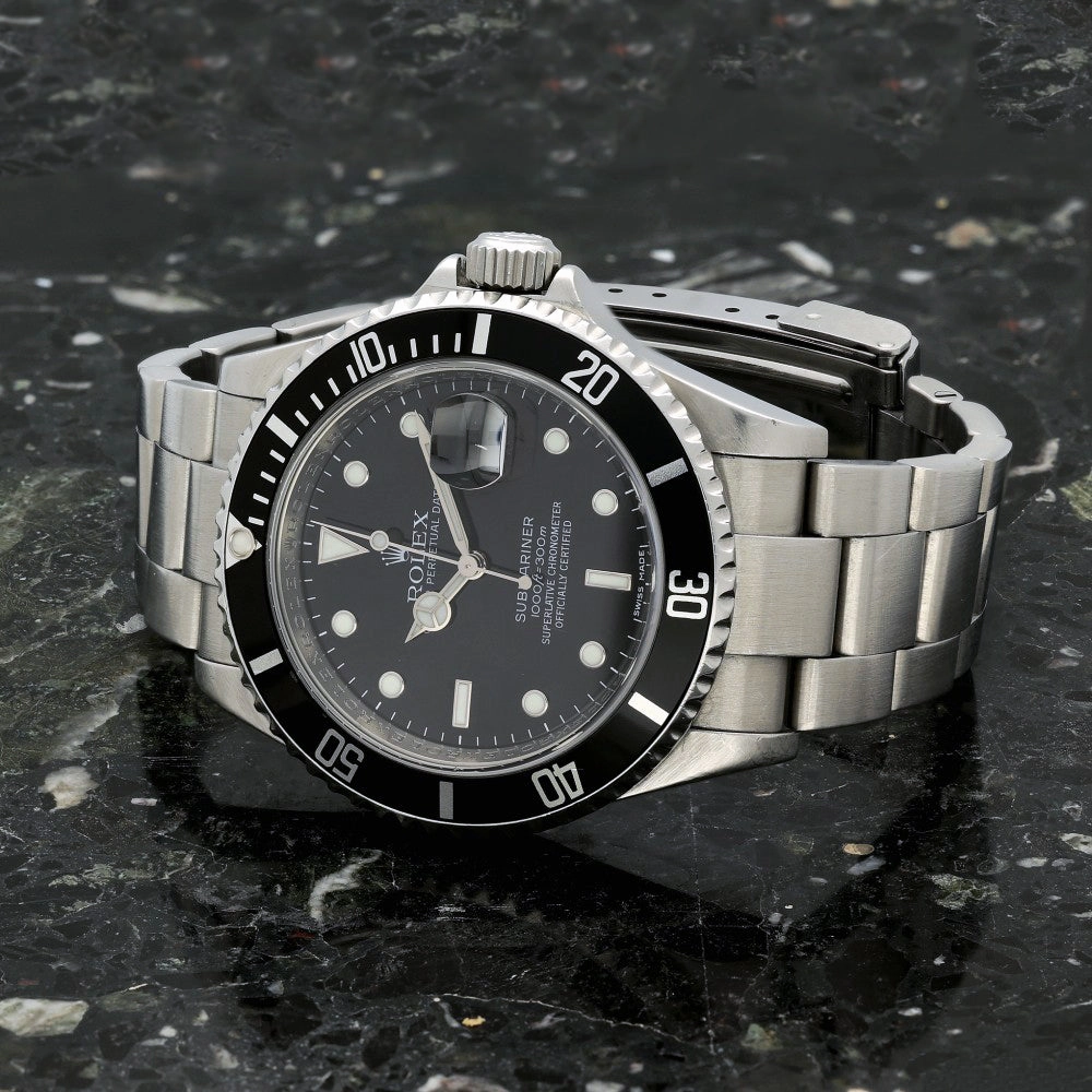 Pre-owned Rolex Submariner 16610 2008 watch